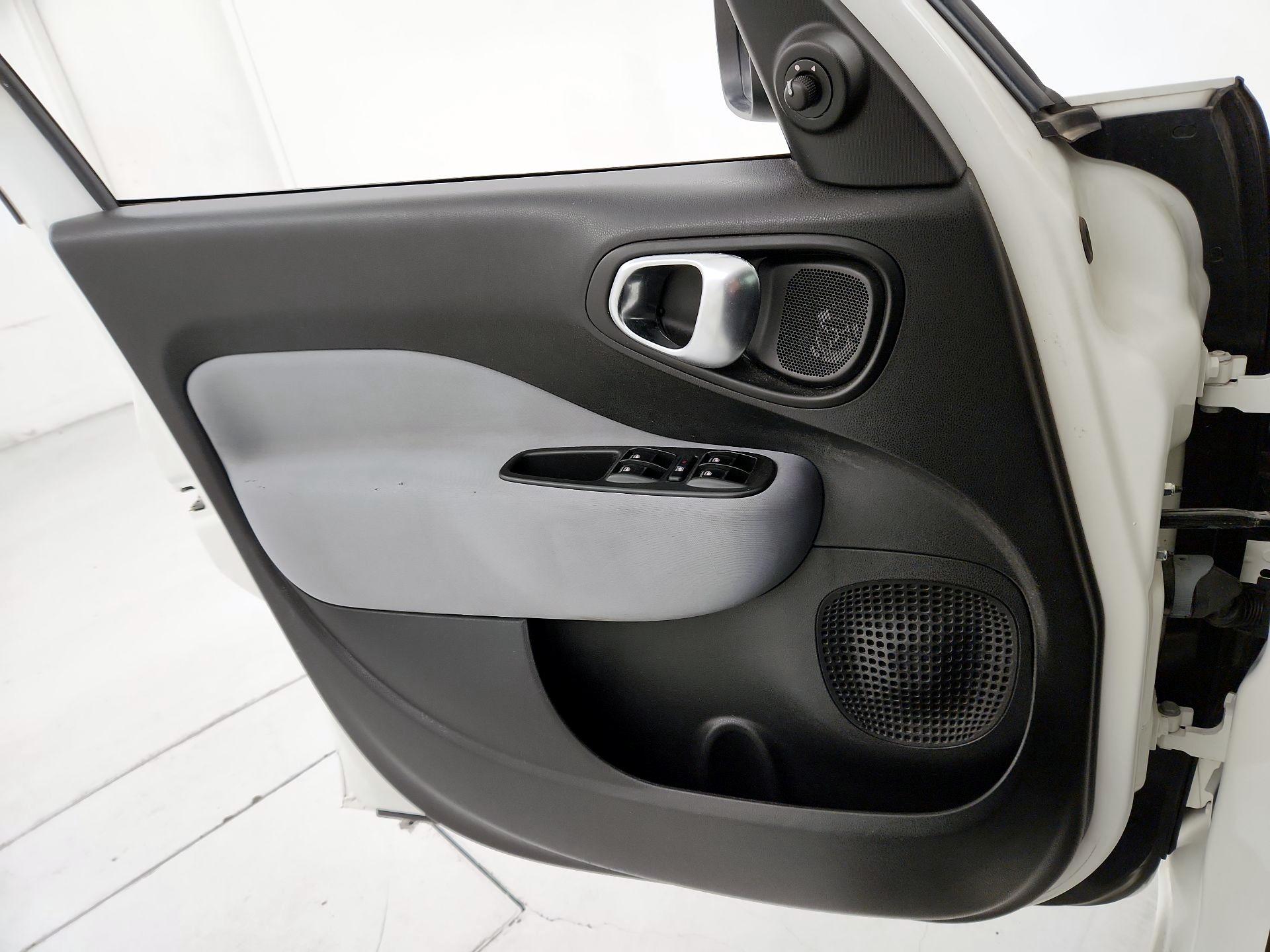 Thumbnail: 2014 Fiat 500L - 12