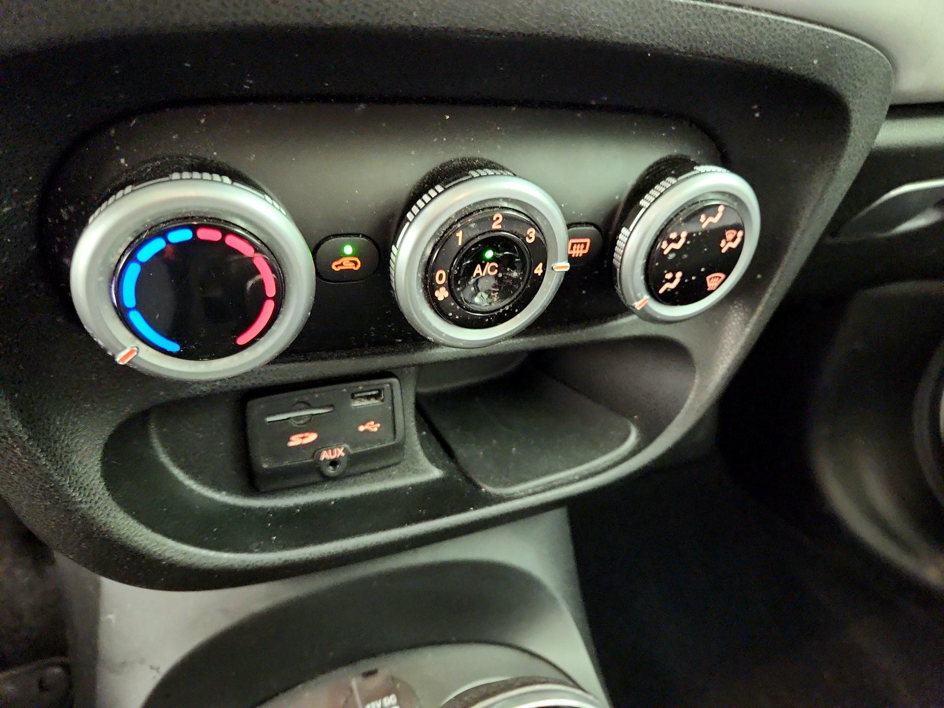 Thumbnail: 2014 Fiat 500L - 15