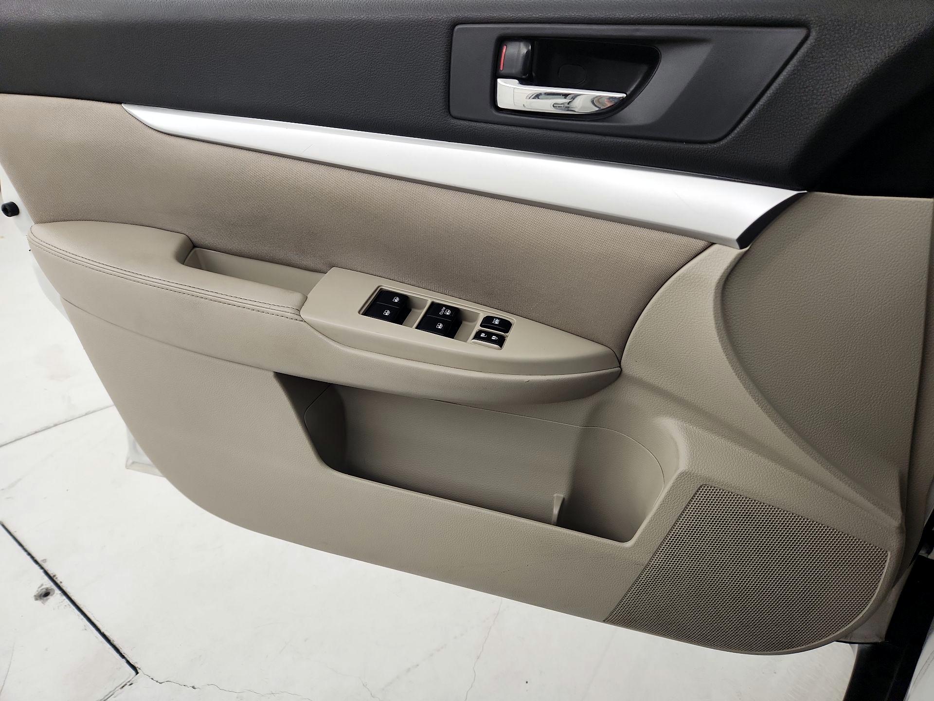 Thumbnail: 2014 Subaru Outback - 12