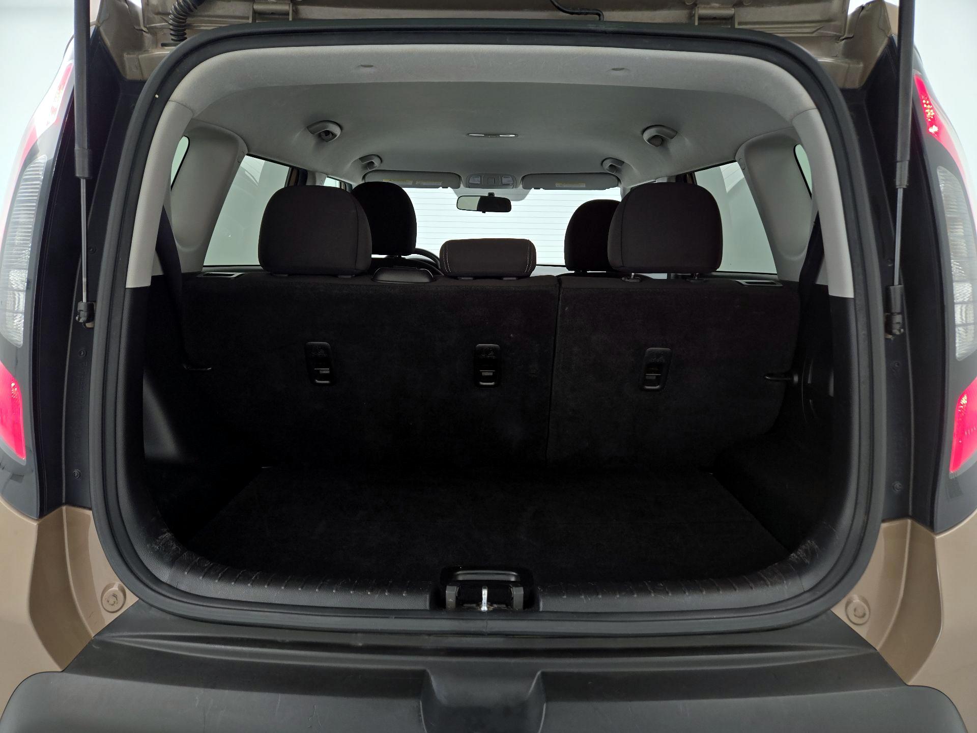 Thumbnail: 2016 Kia Soul - 19