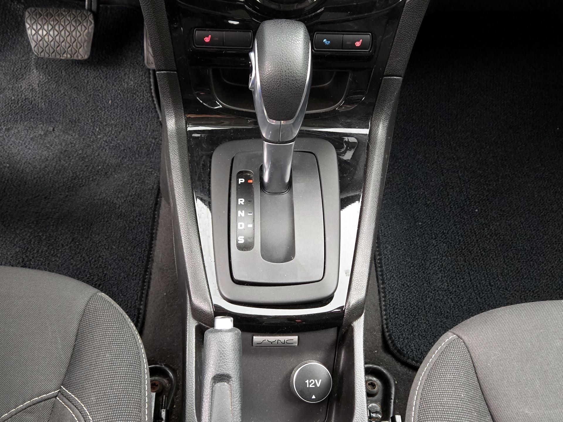 Thumbnail: 2015 Ford Fiesta - 16