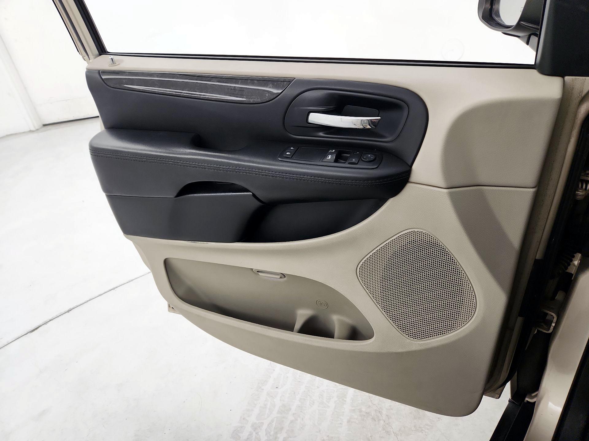 Thumbnail: 2014 Dodge Grand Caravan - 12