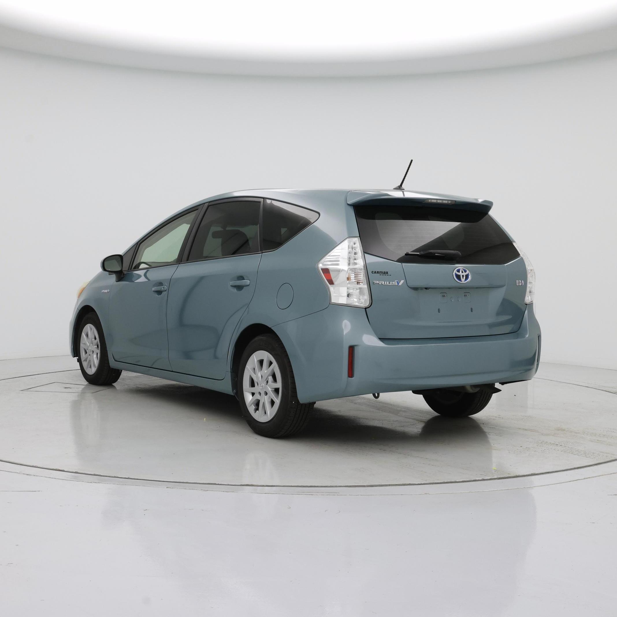 Thumbnail: 2014 Toyota Prius v - 2