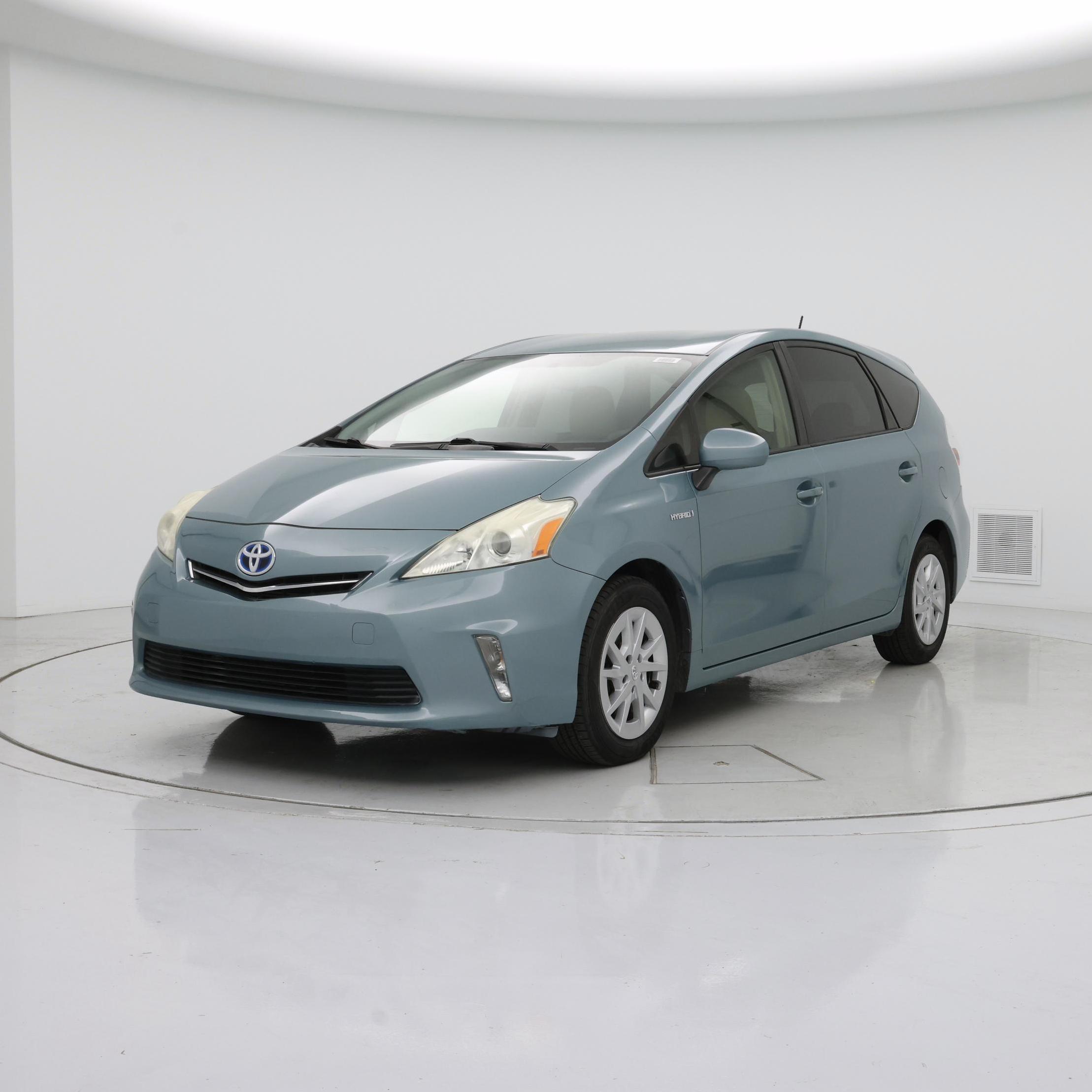 Thumbnail: 2014 Toyota Prius v - 4