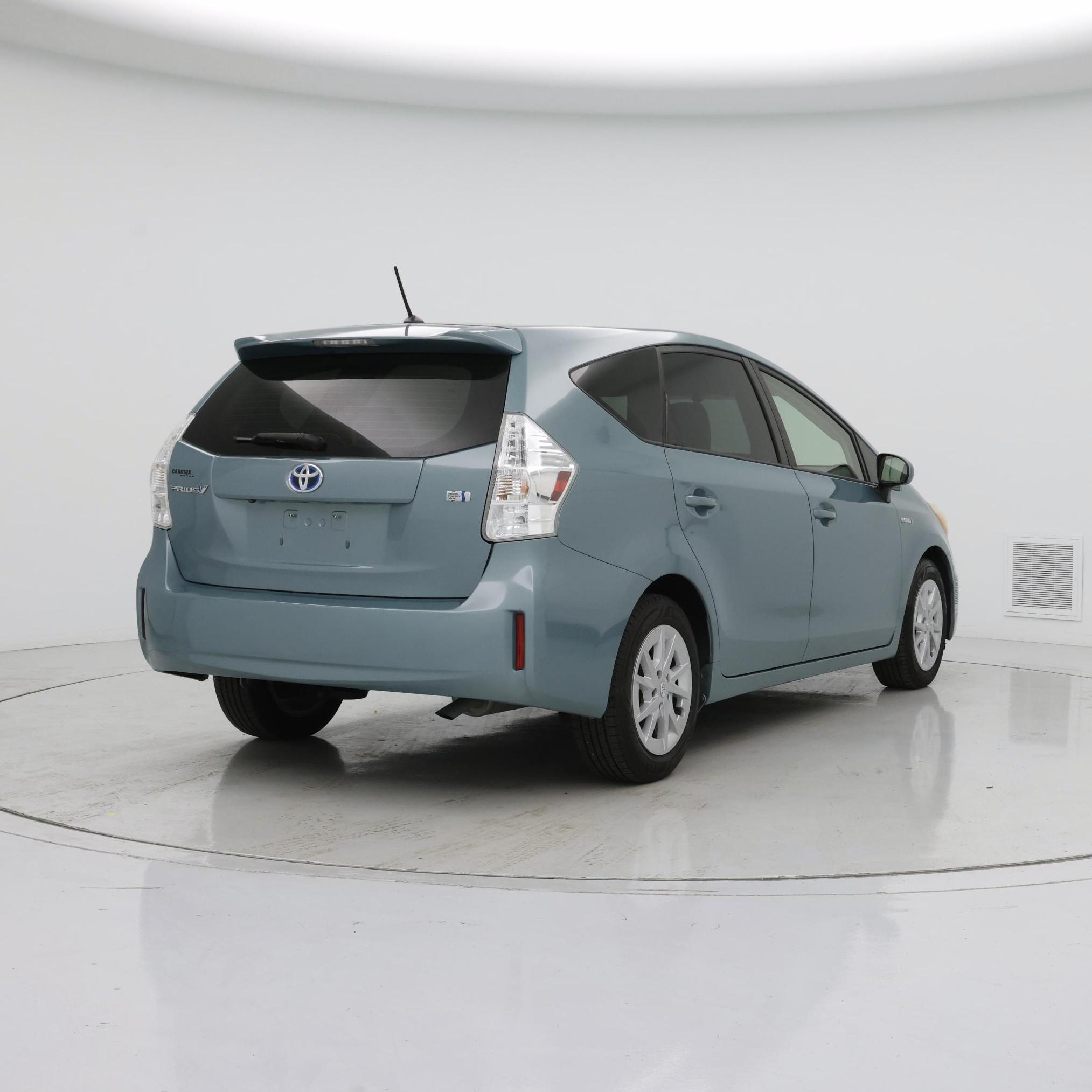 Thumbnail: 2014 Toyota Prius v - 8