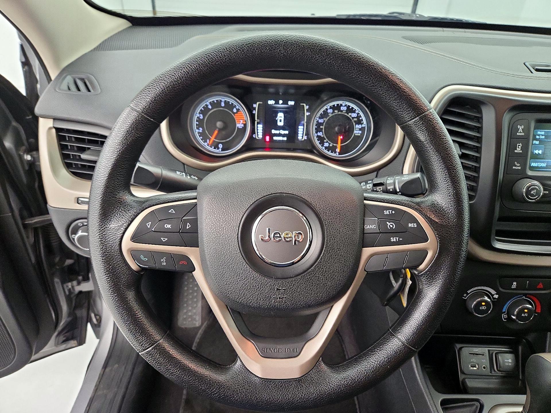 Thumbnail: 2016 Jeep Cherokee - 10