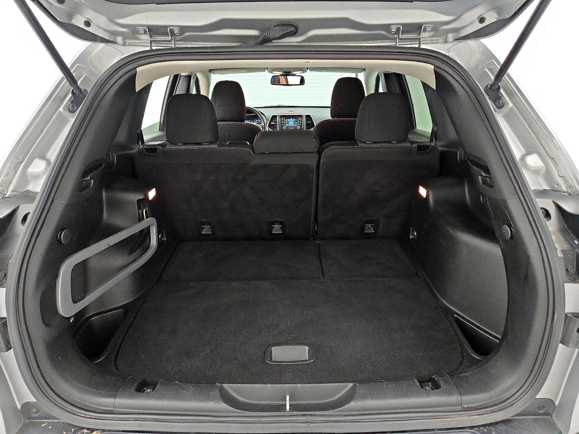 Thumbnail: 2016 Jeep Cherokee - 20