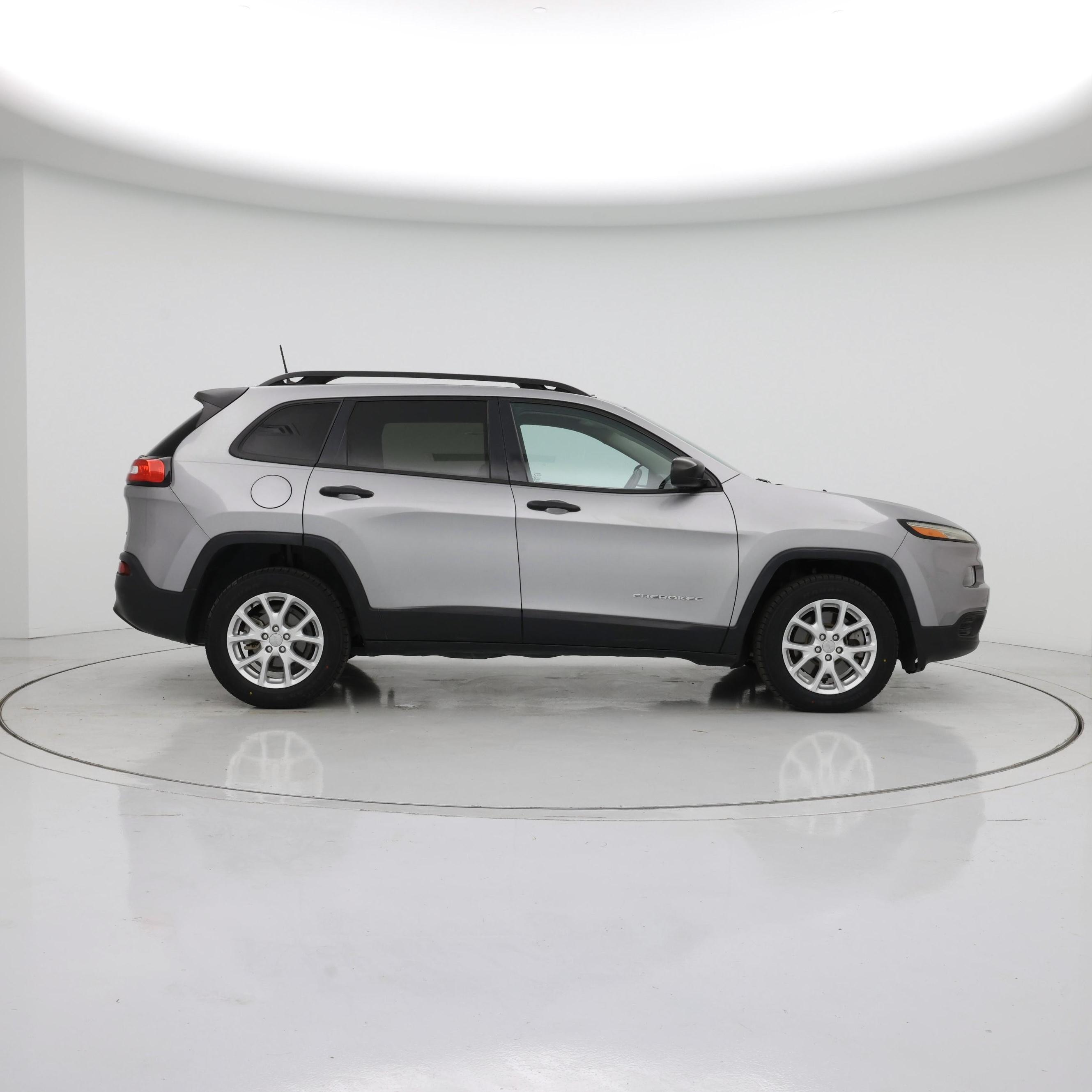 Thumbnail: 2016 Jeep Cherokee - 7