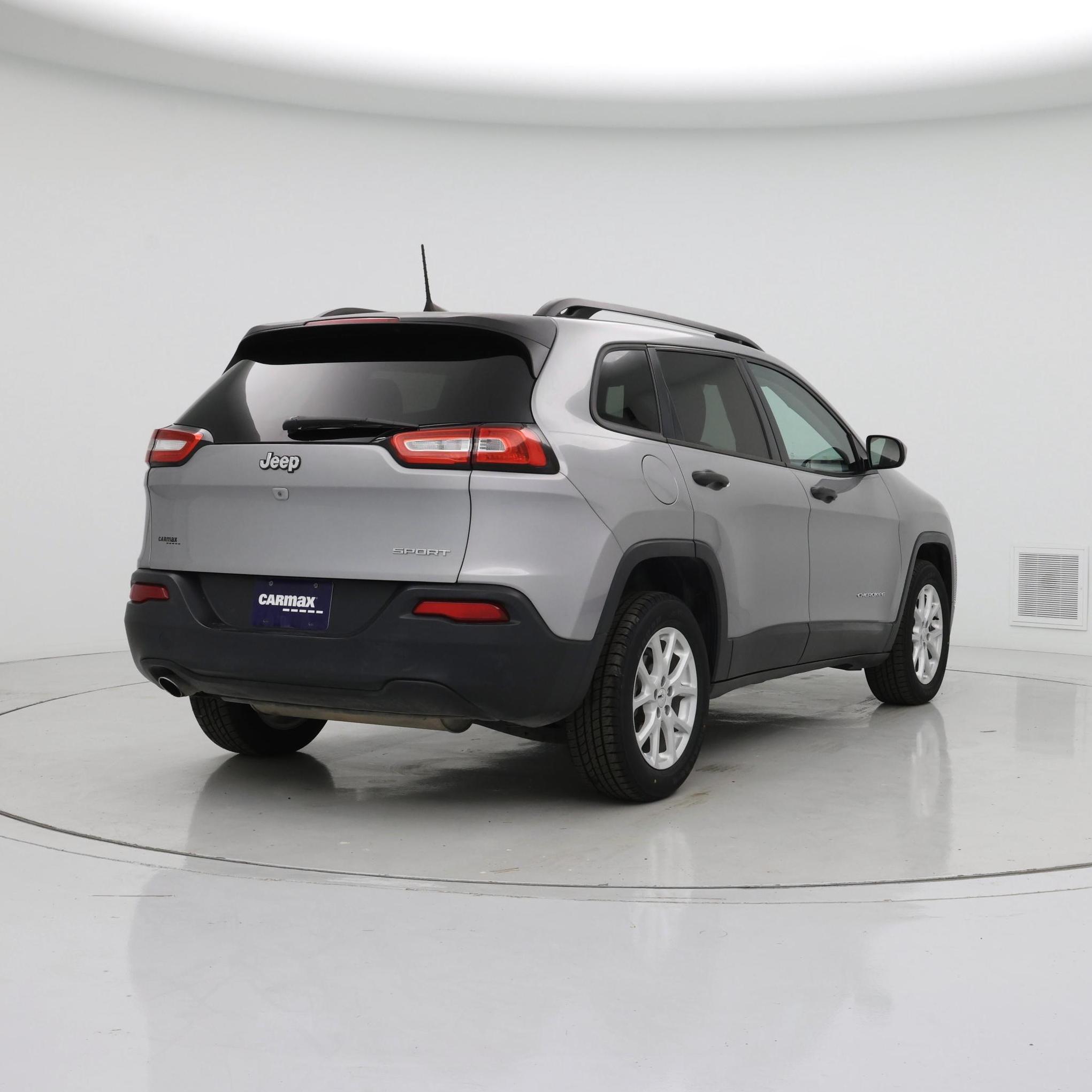 Thumbnail: 2016 Jeep Cherokee - 8