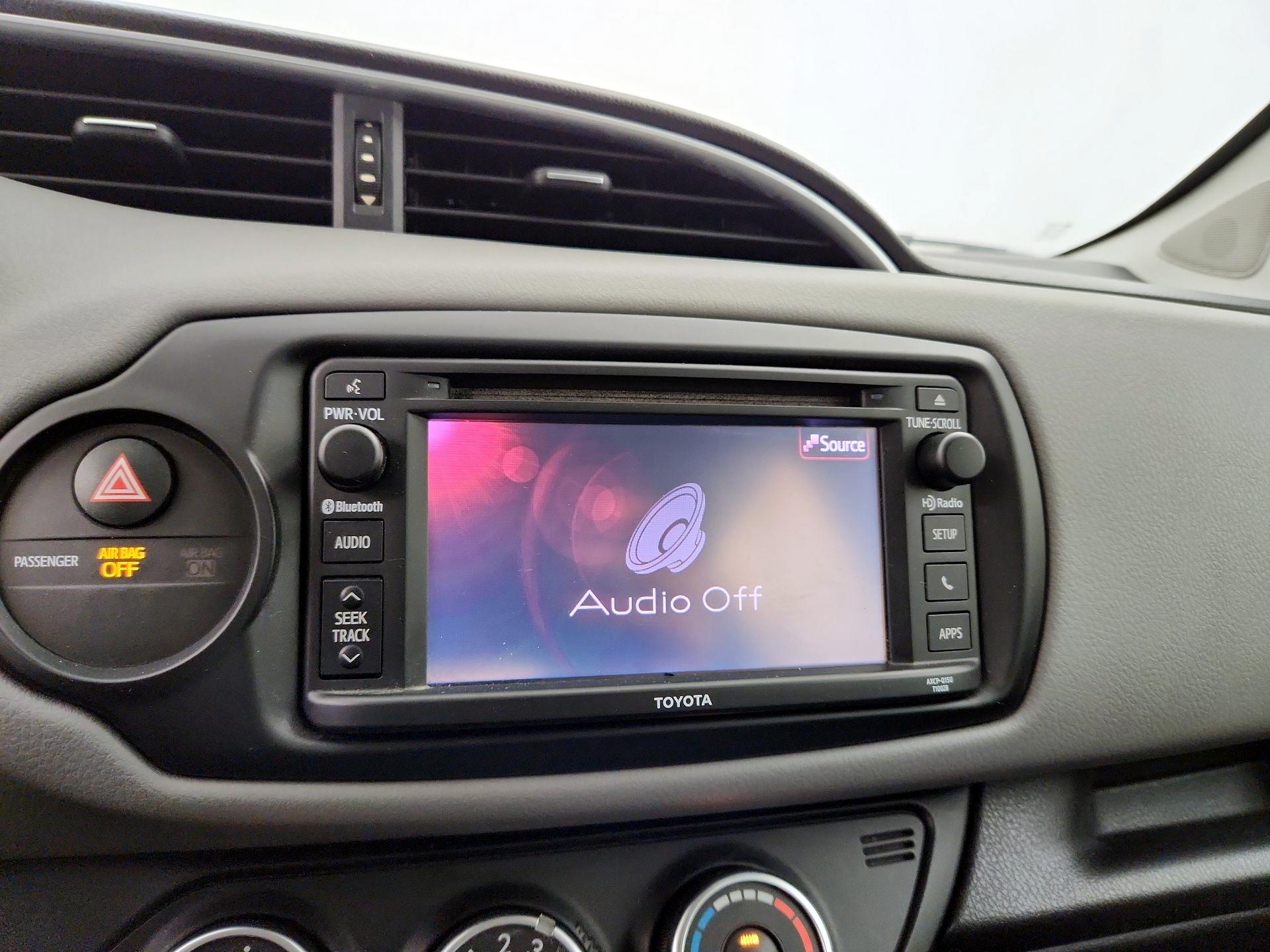 Thumbnail: 2016 Toyota Yaris - 14
