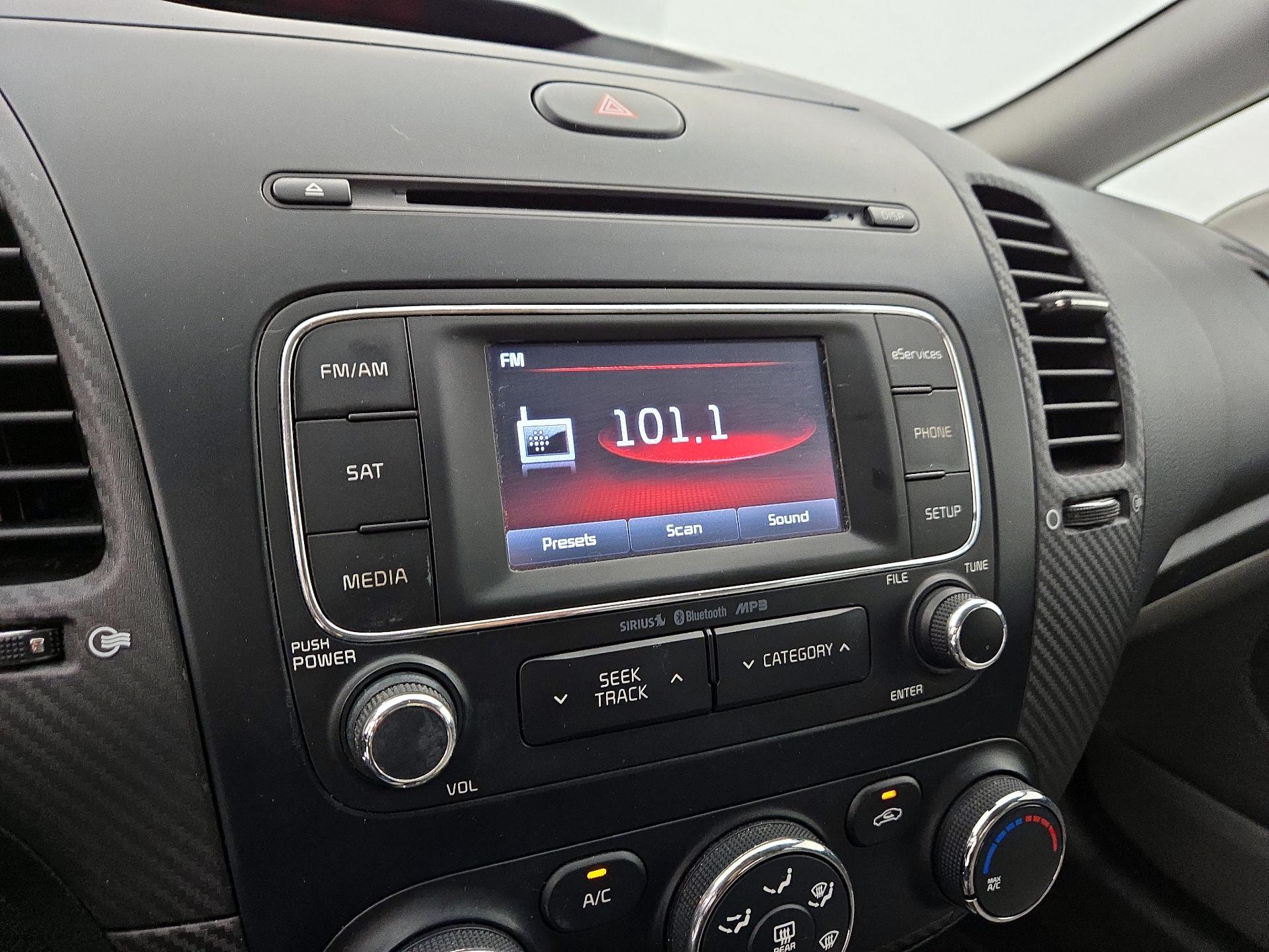 Thumbnail: 2014 Kia Forte - 15