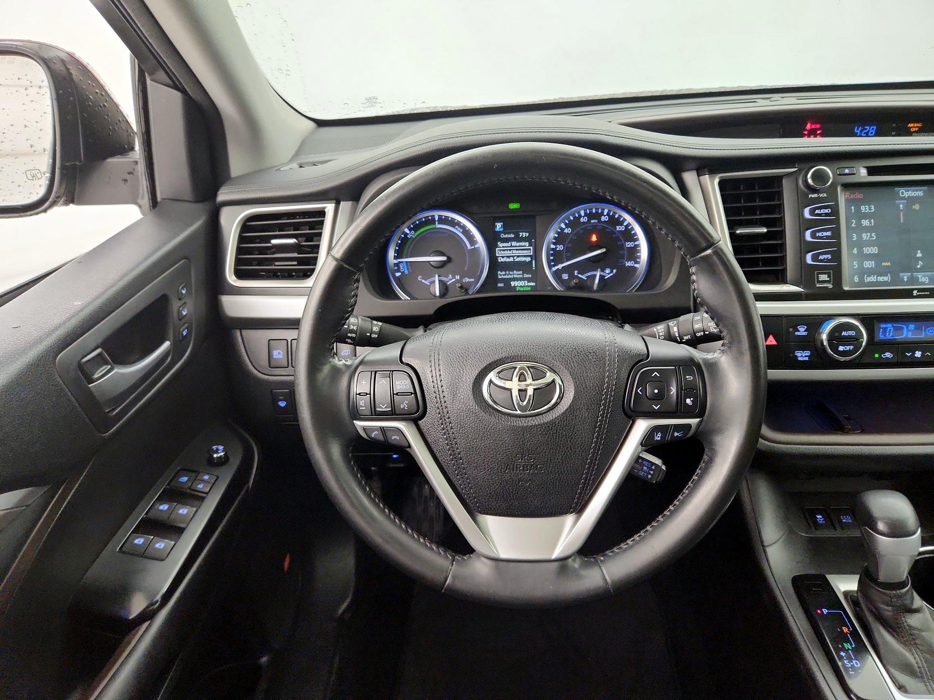 Thumbnail: 2017 Toyota Highlander - 10