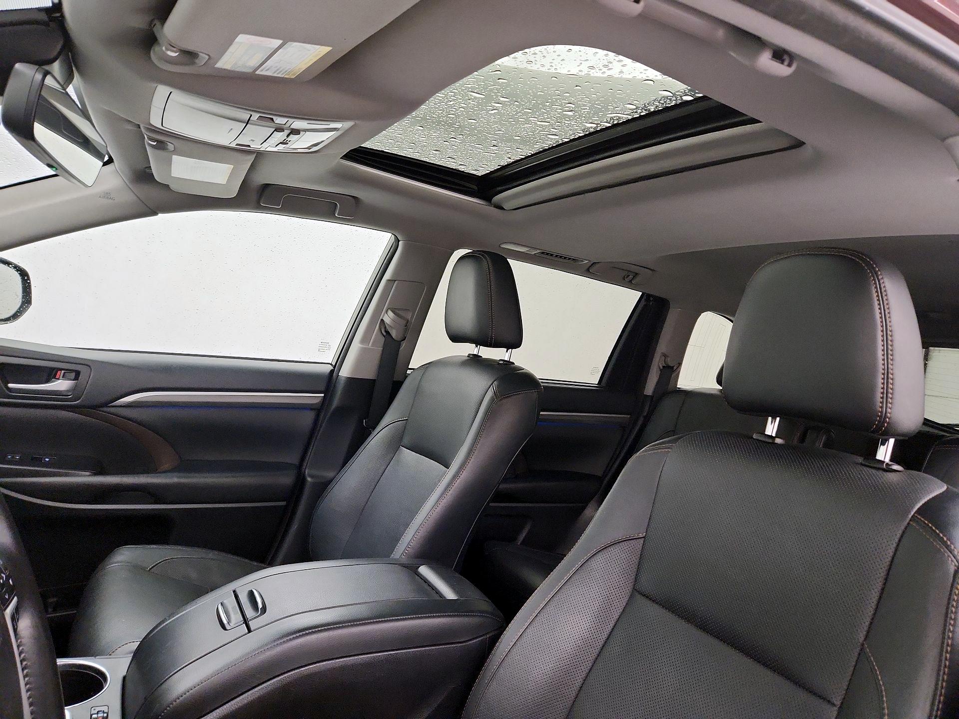 Thumbnail: 2017 Toyota Highlander - 19