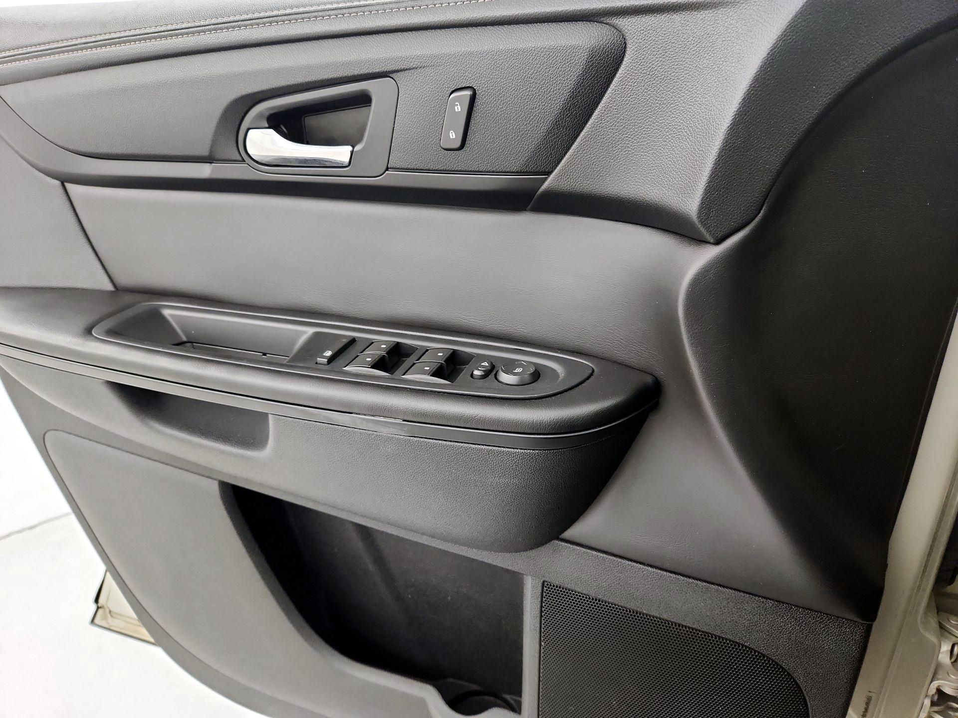 Thumbnail: 2014 Chevrolet Traverse - 12