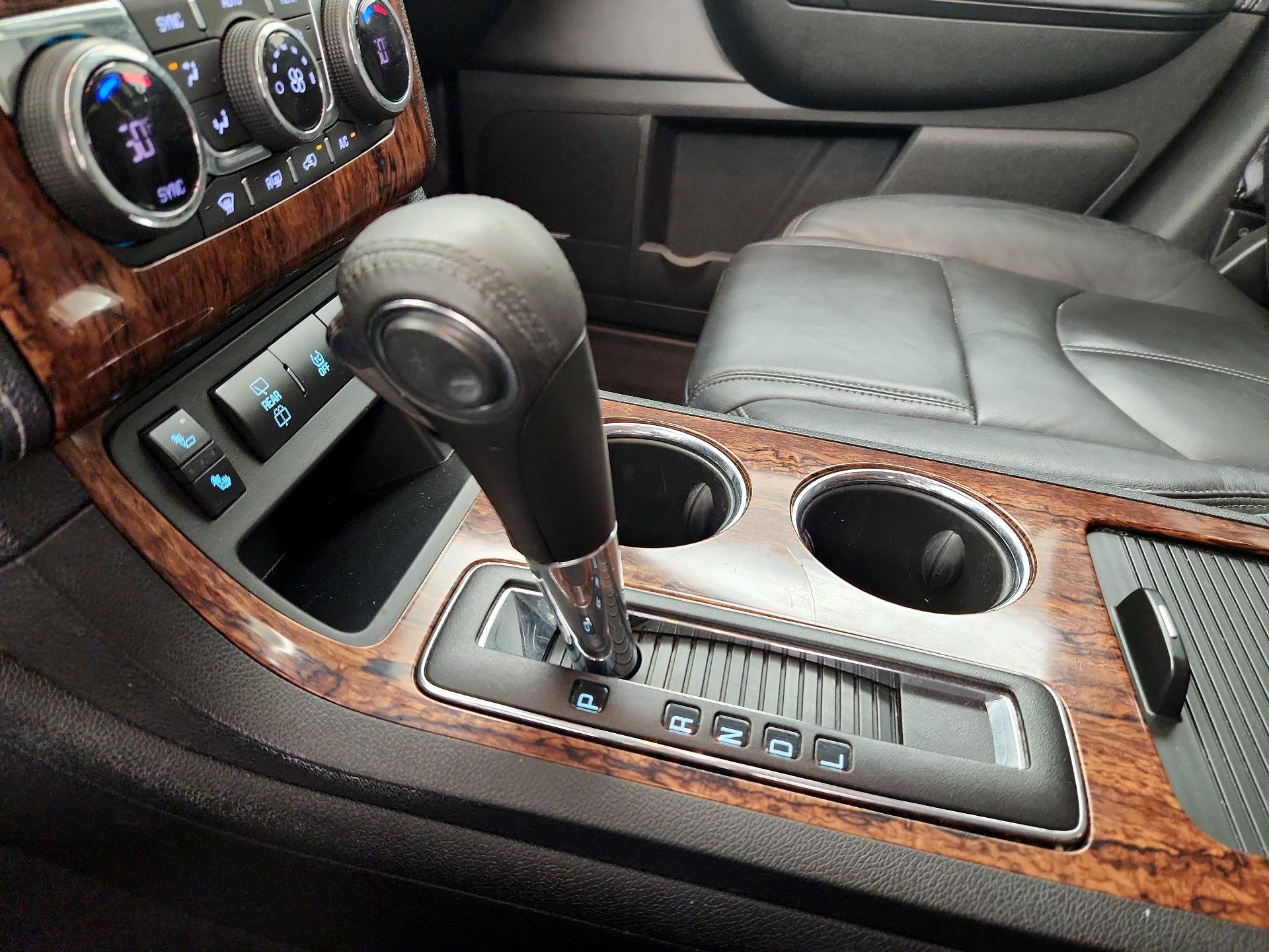 Thumbnail: 2014 Chevrolet Traverse - 17