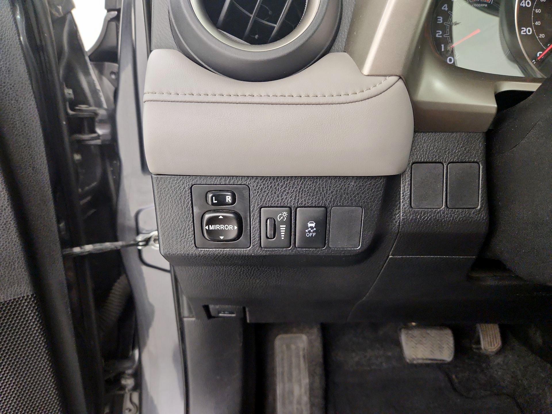 Thumbnail: 2014 Toyota RAV4 - 13