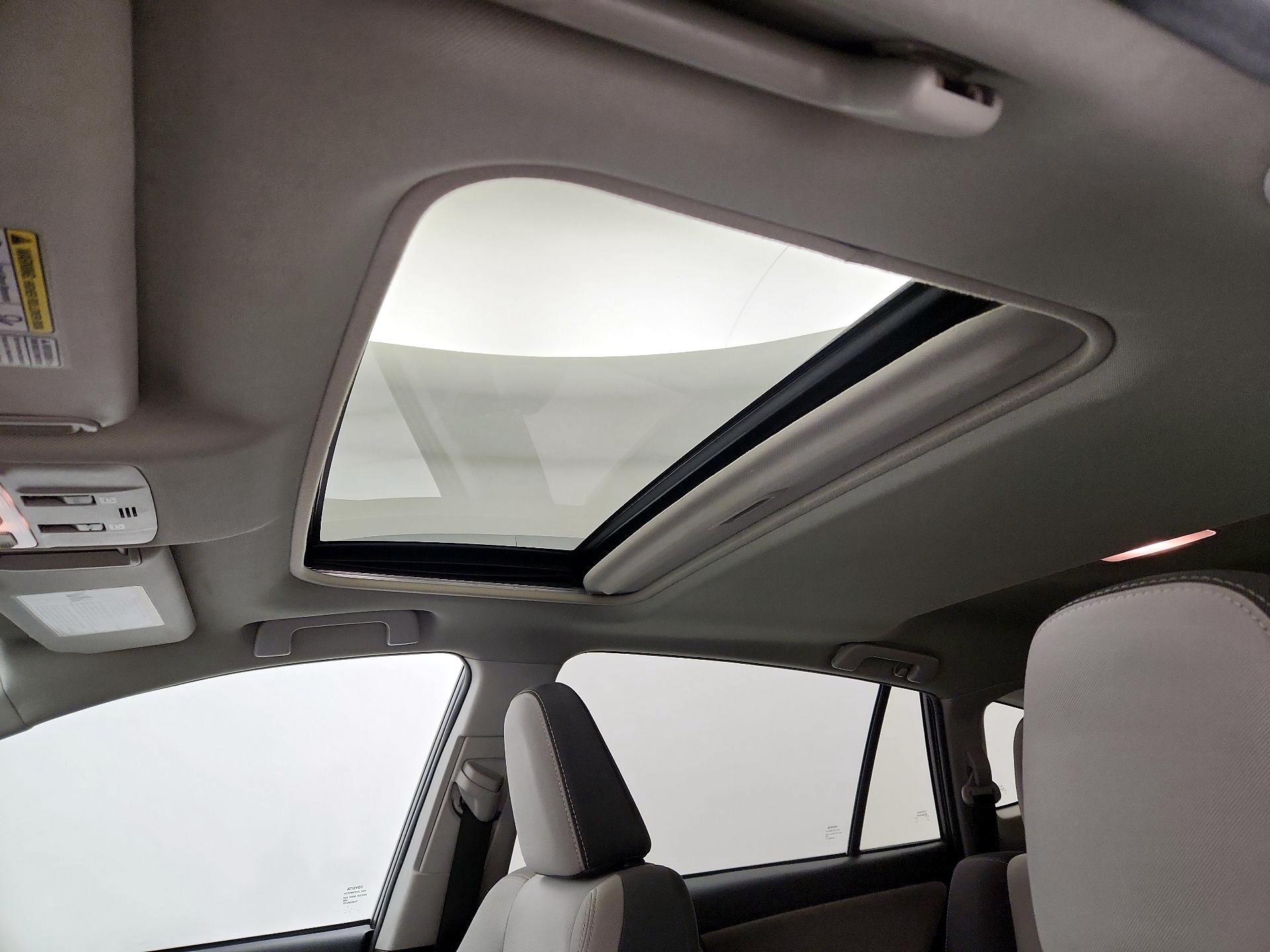 Thumbnail: 2014 Toyota RAV4 - 19