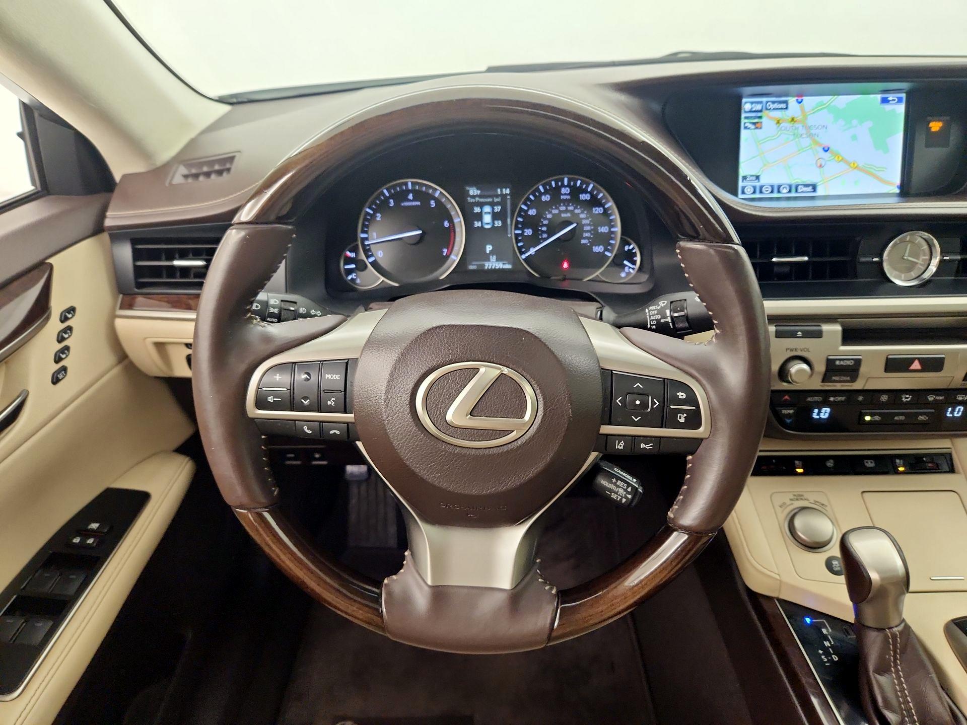 Thumbnail: 2016 Lexus ES - 10