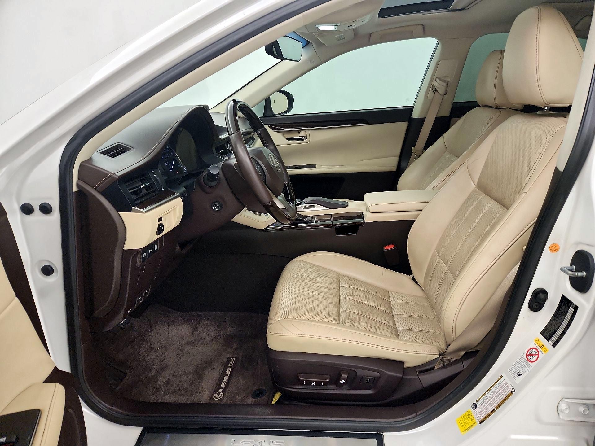 Thumbnail: 2016 Lexus ES - 11