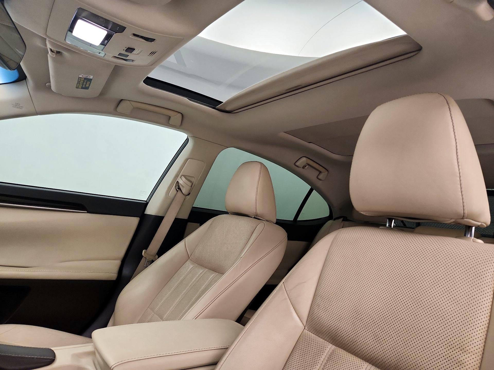 Thumbnail: 2016 Lexus ES - 20