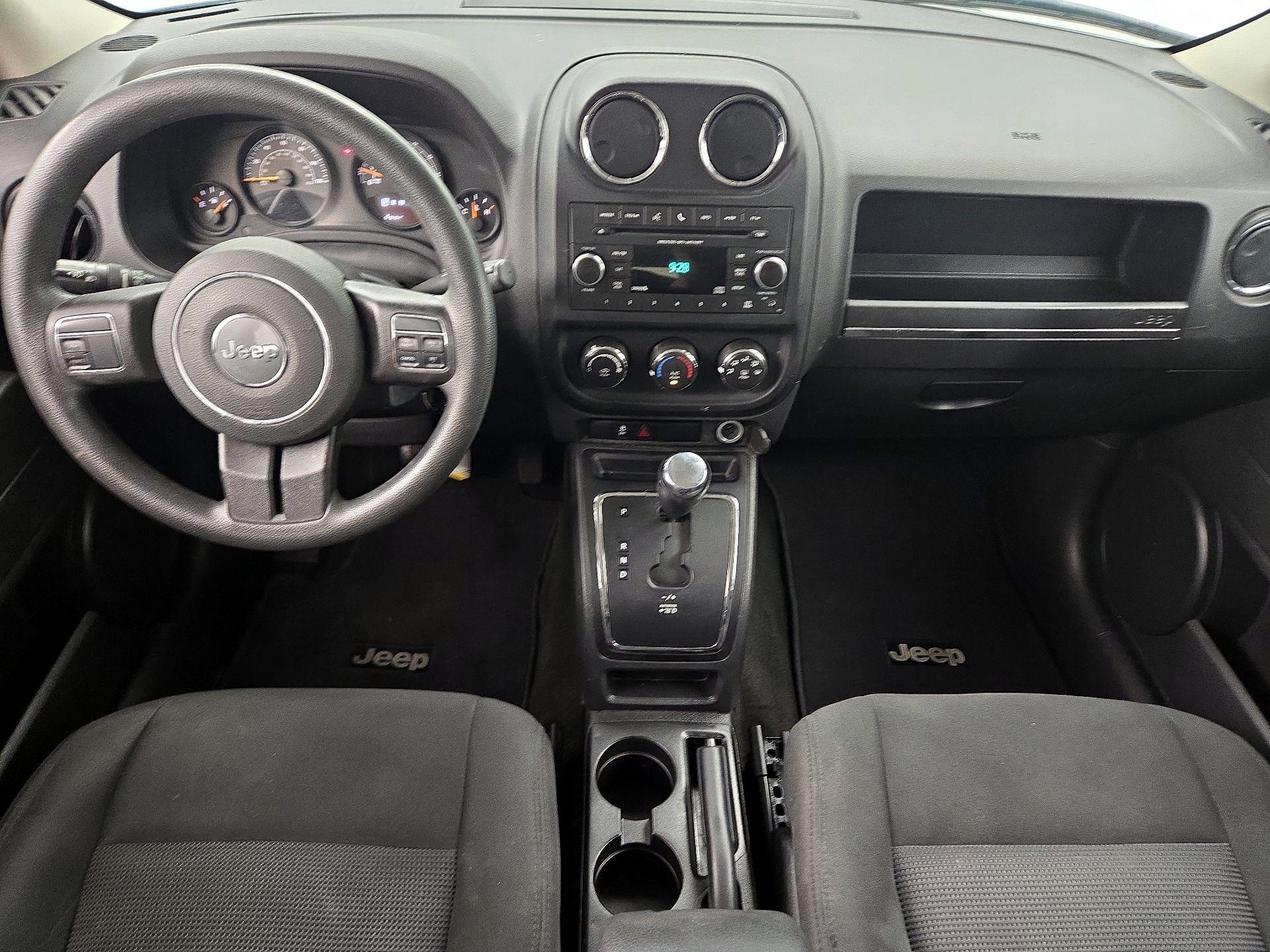 Thumbnail: 2017 Jeep Patriot - 9