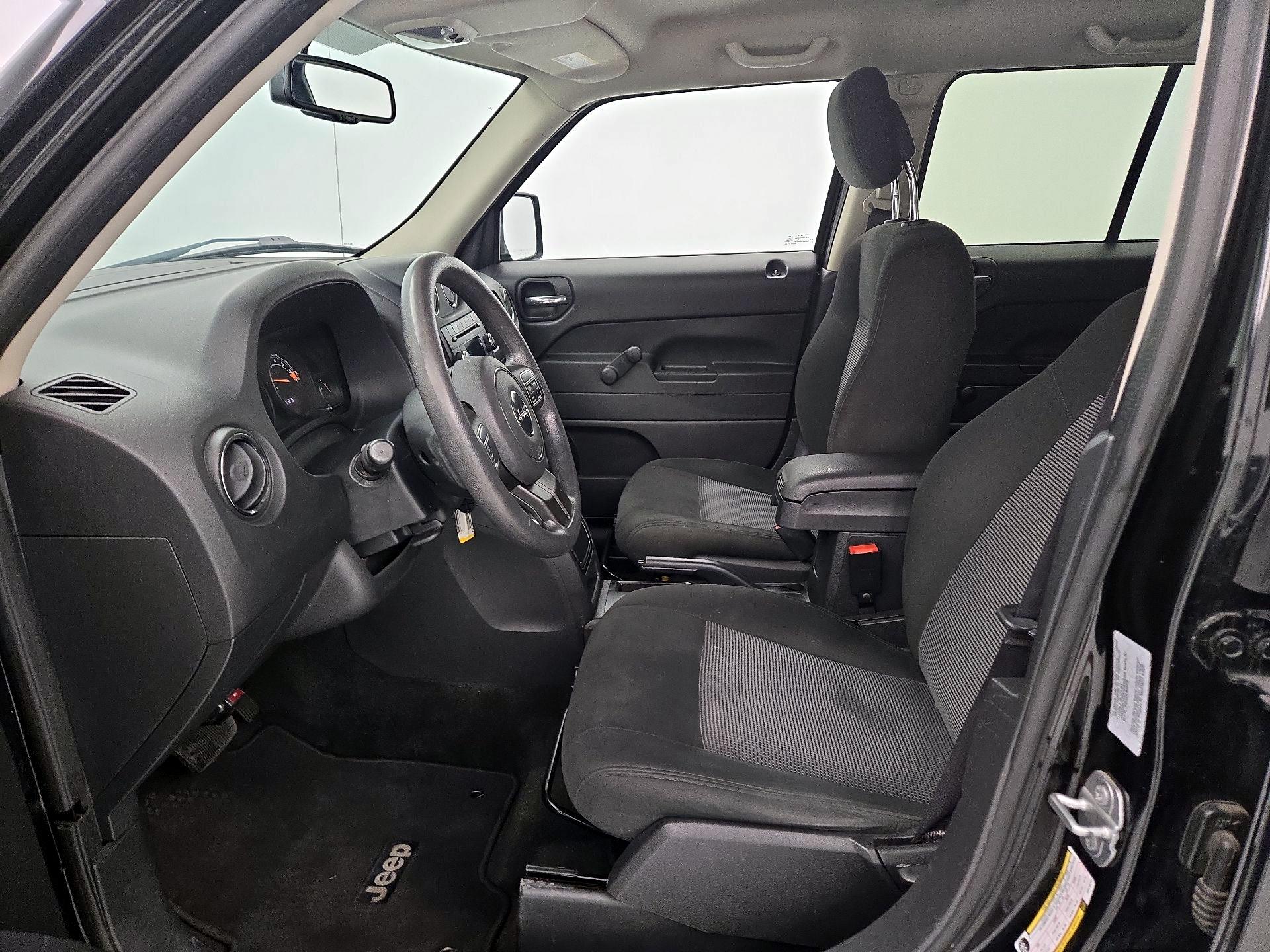 Thumbnail: 2017 Jeep Patriot - 11