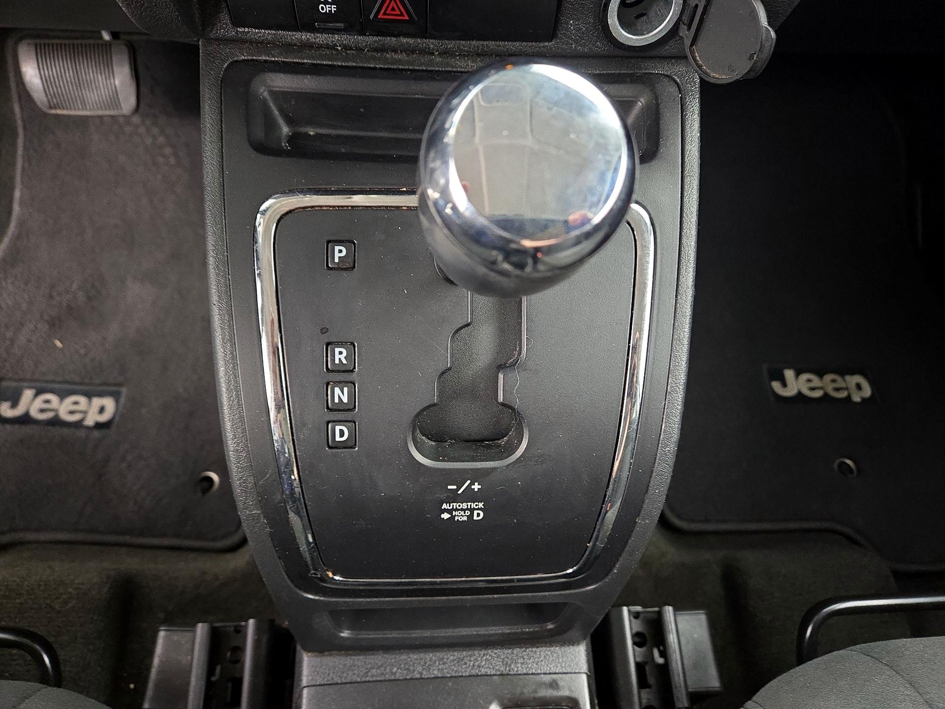 Thumbnail: 2017 Jeep Patriot - 15