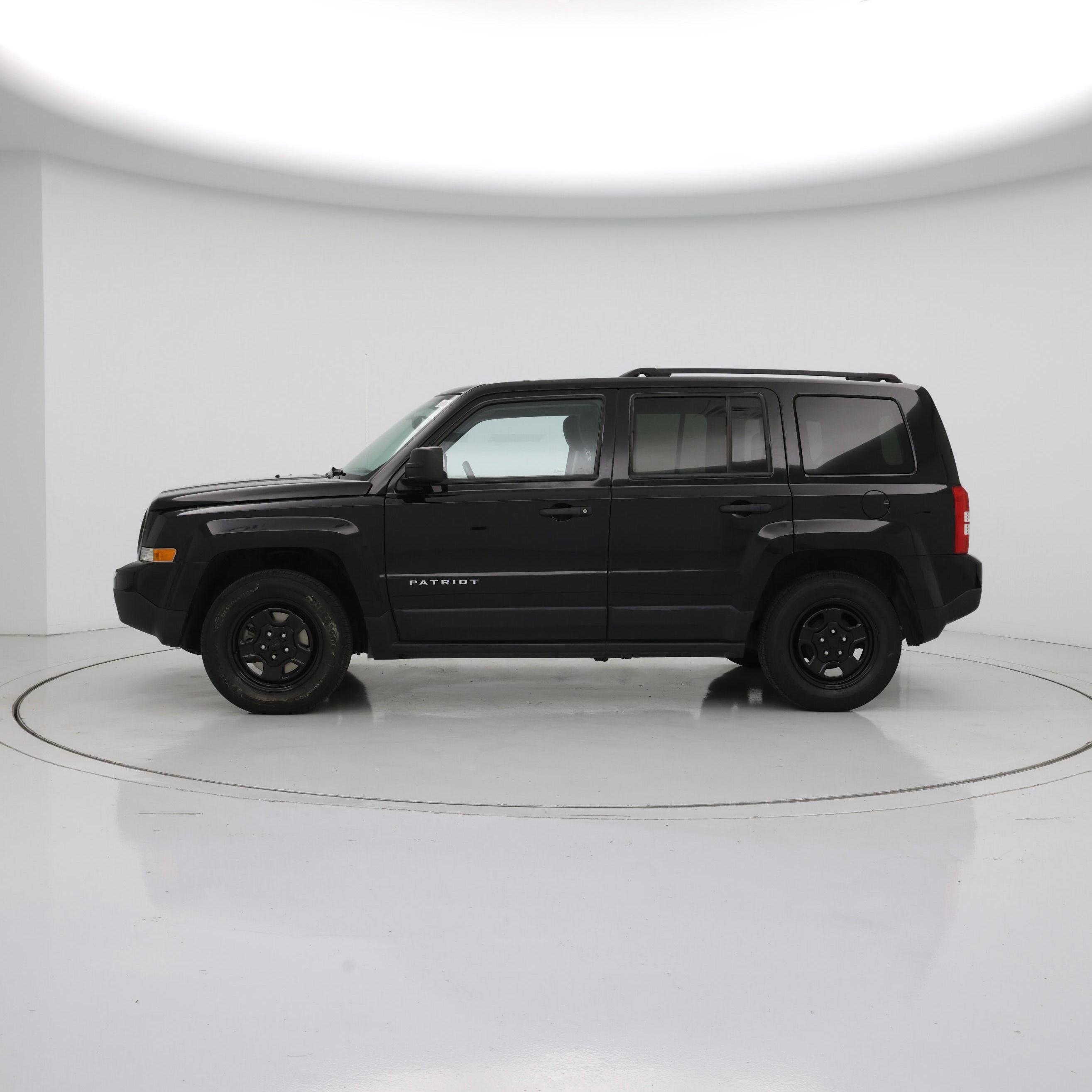 Thumbnail: 2017 Jeep Patriot - 3
