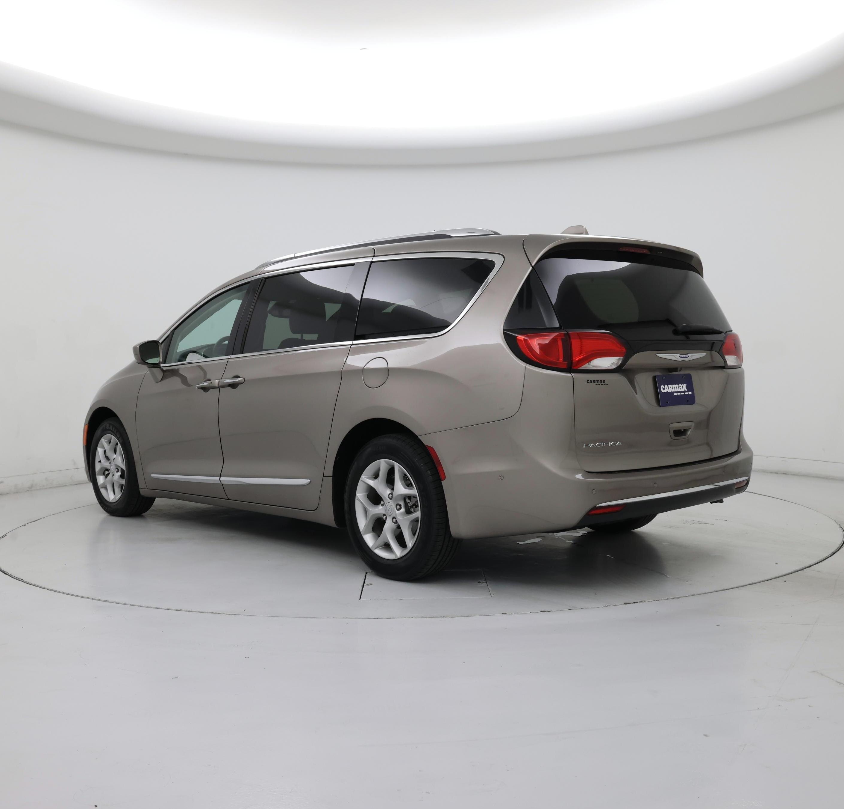Thumbnail: 2018 Chrysler Pacifica - 2