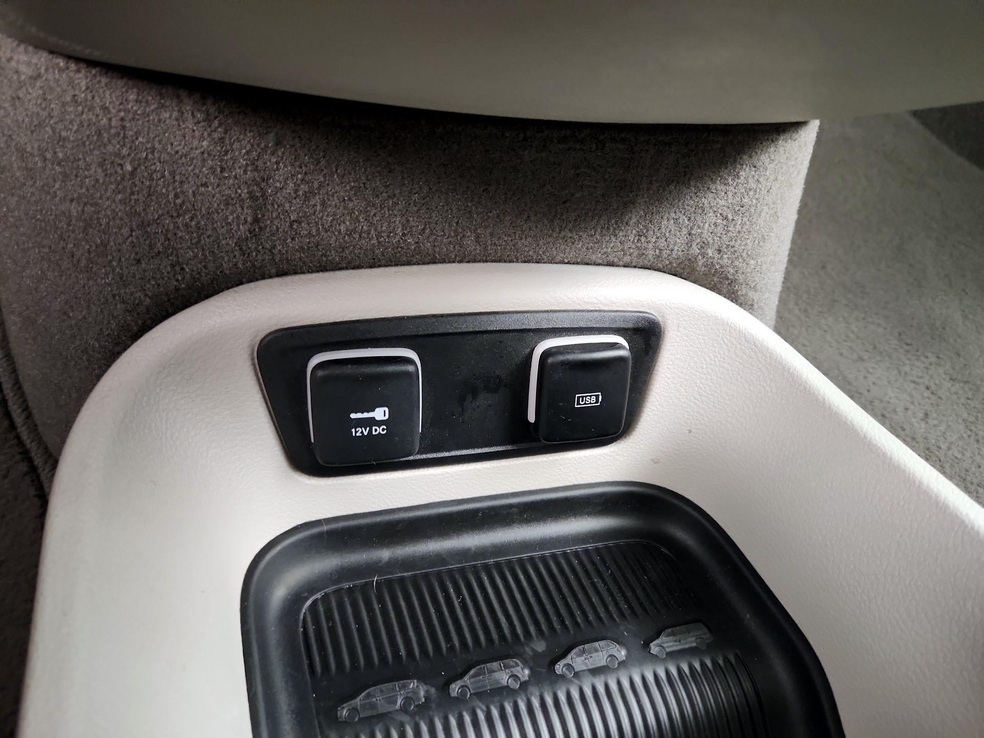 Thumbnail: 2018 Chrysler Pacifica - 19
