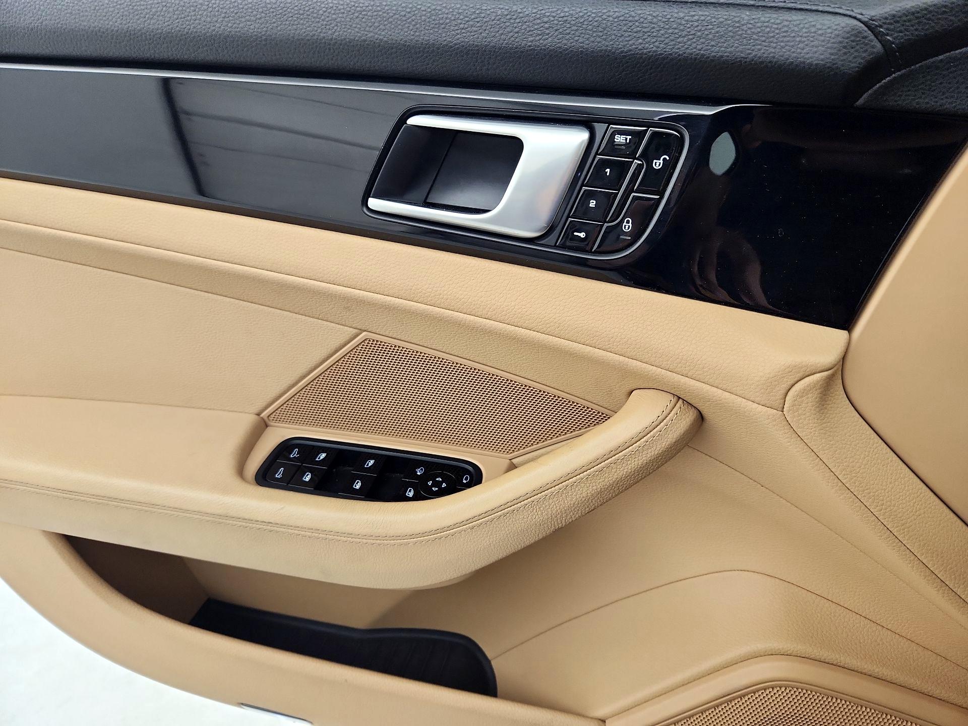 Thumbnail: 2017 Porsche Panamera - 12