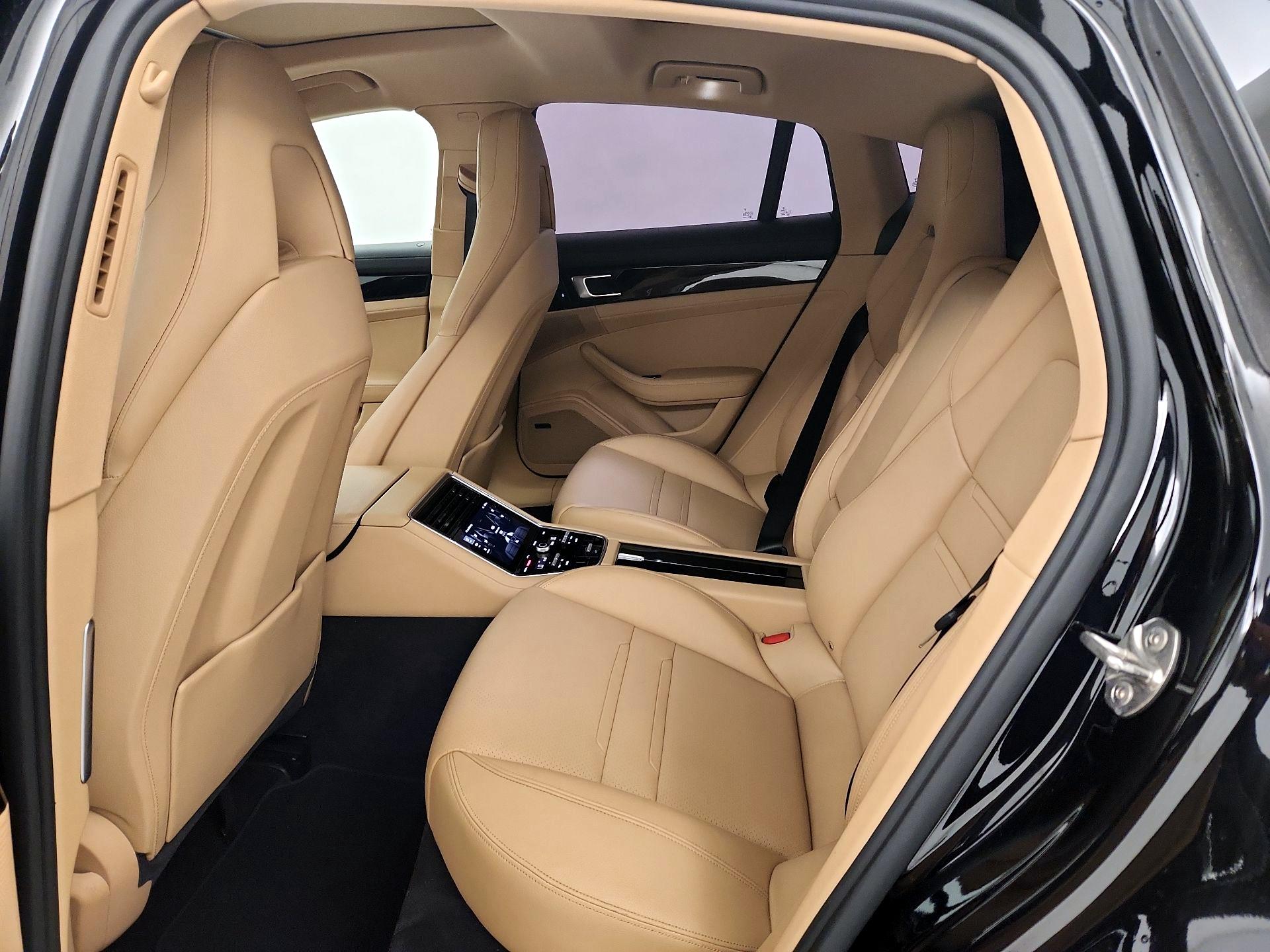 Thumbnail: 2017 Porsche Panamera - 20