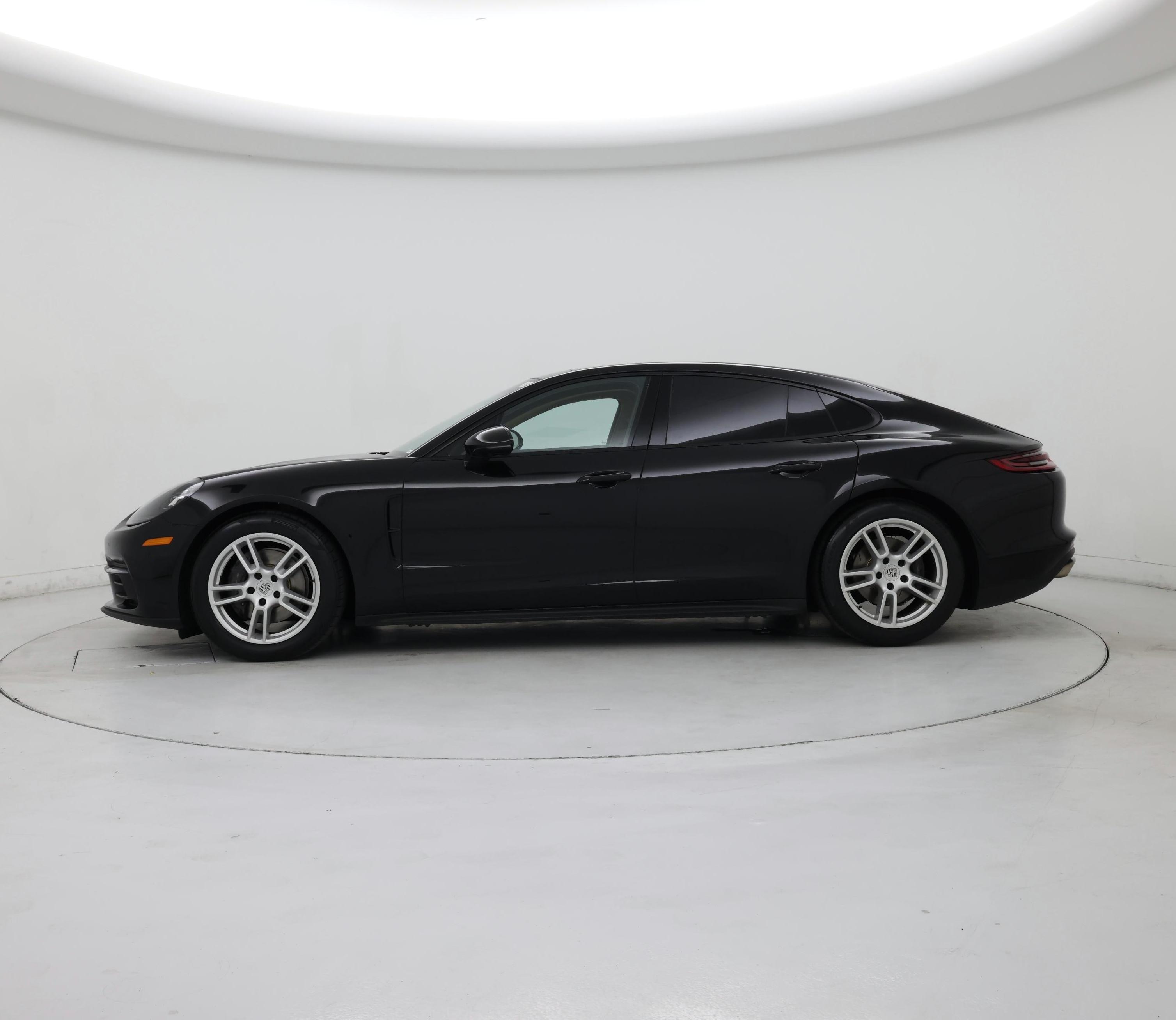 Thumbnail: 2017 Porsche Panamera - 3