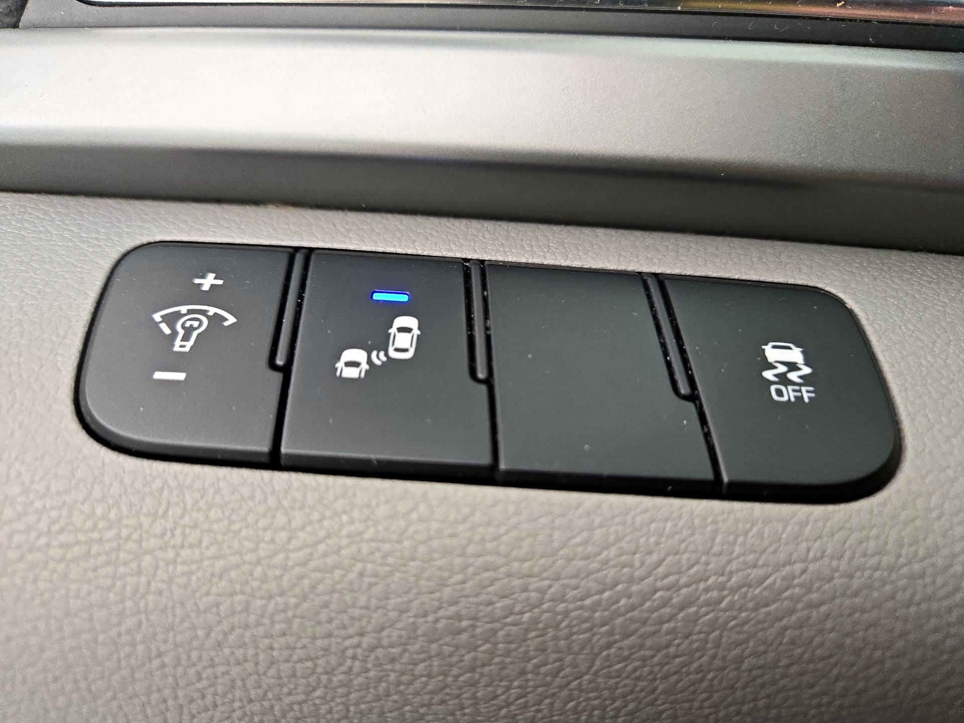 Thumbnail: 2018 Hyundai Elantra - 13