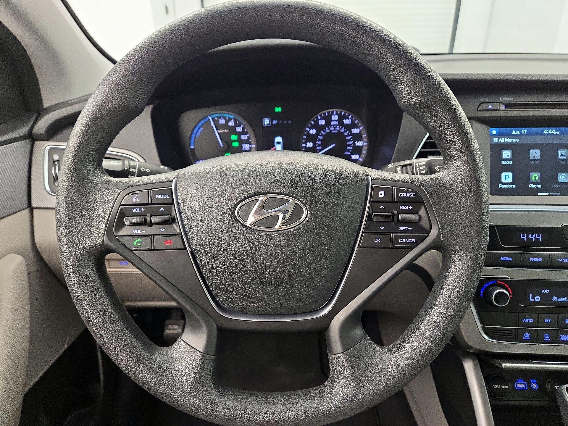Thumbnail: 2017 Hyundai Sonata - 10