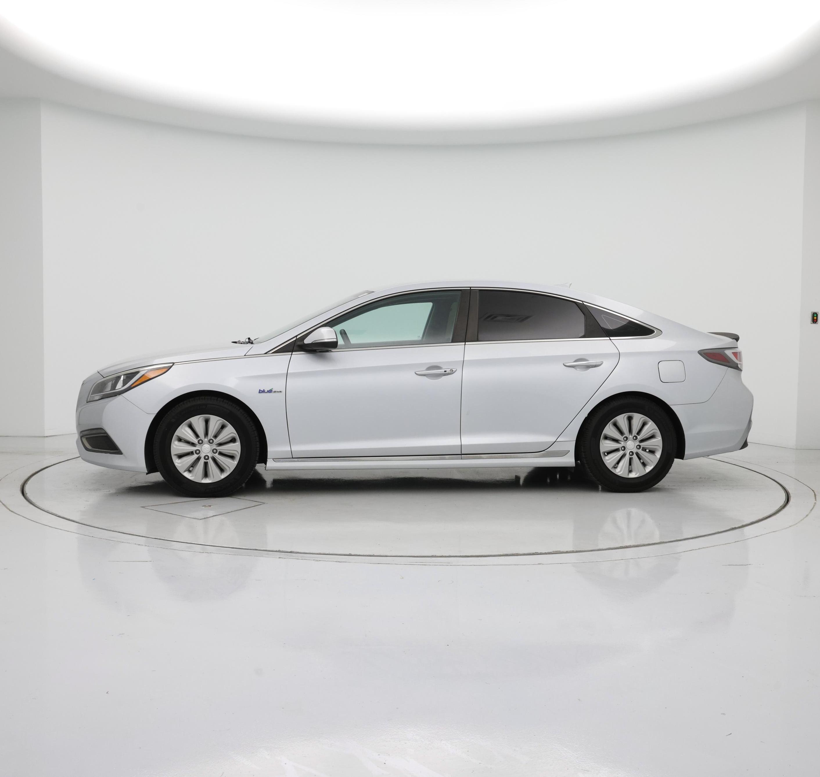 Thumbnail: 2017 Hyundai Sonata - 3