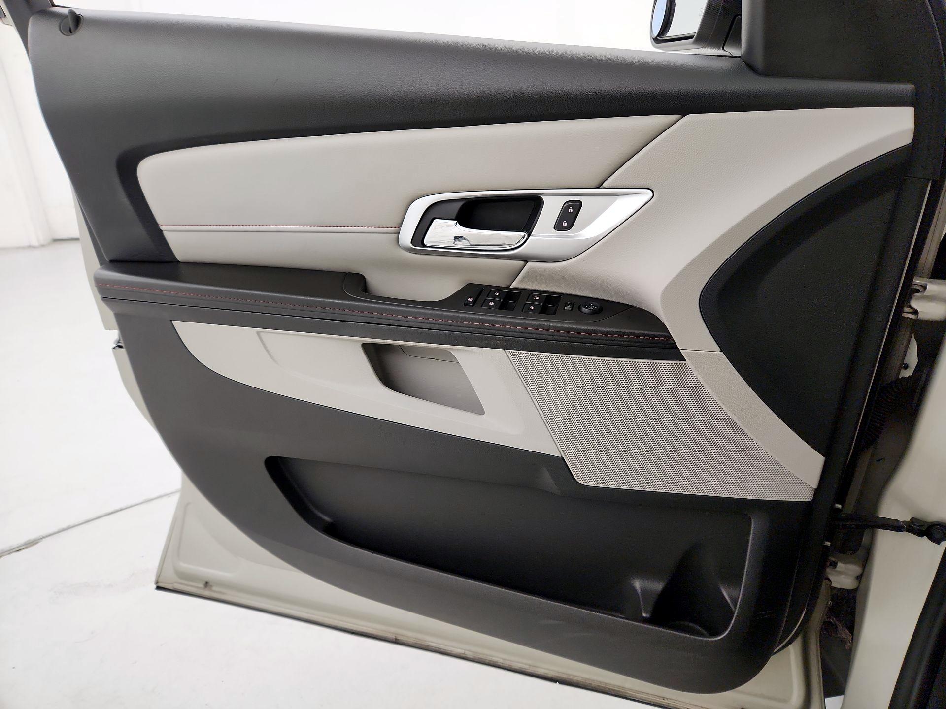 Thumbnail: 2015 GMC Terrain - 12