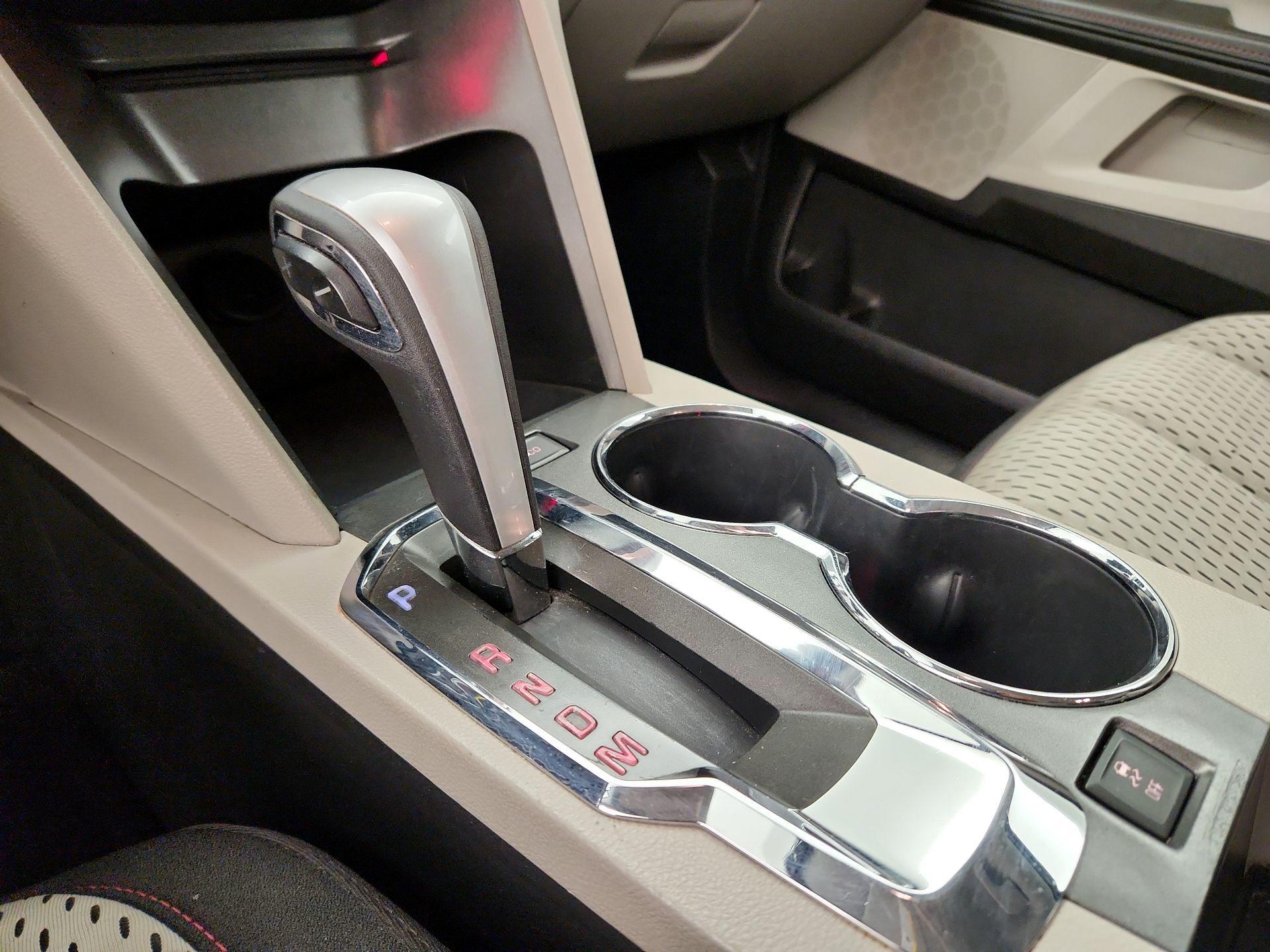 Thumbnail: 2015 GMC Terrain - 17