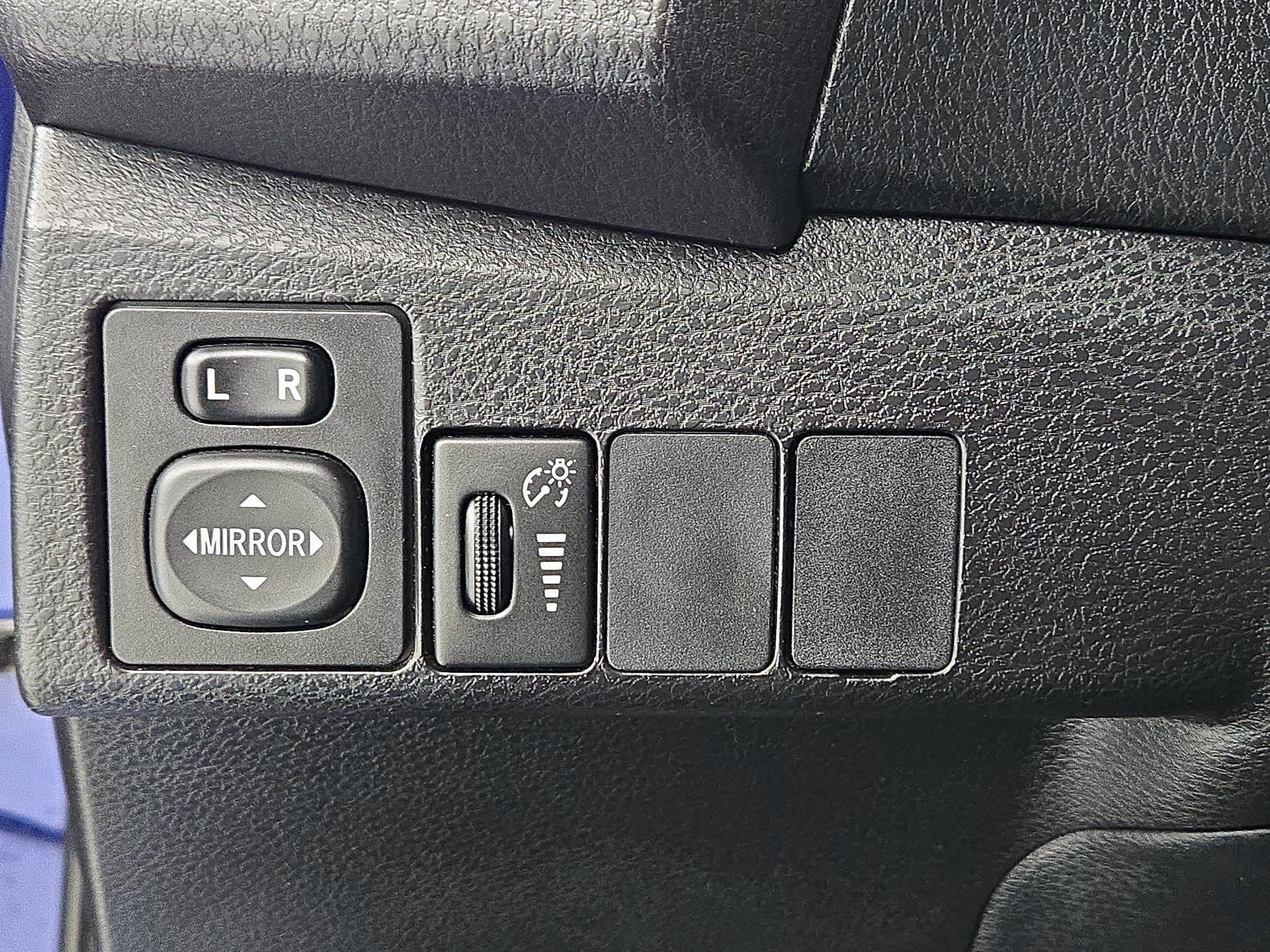 Thumbnail: 2014 Toyota Corolla - 13
