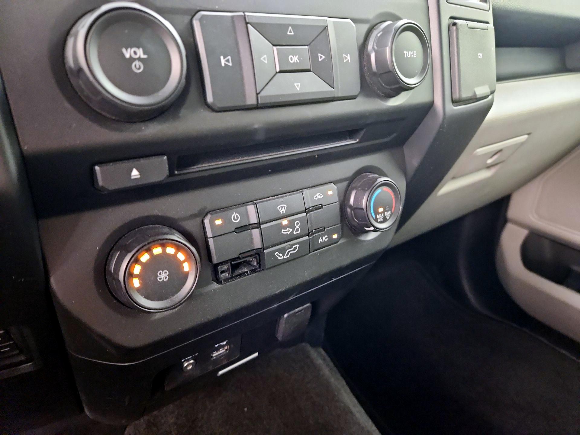 Thumbnail: 2015 Ford F-150 - 16