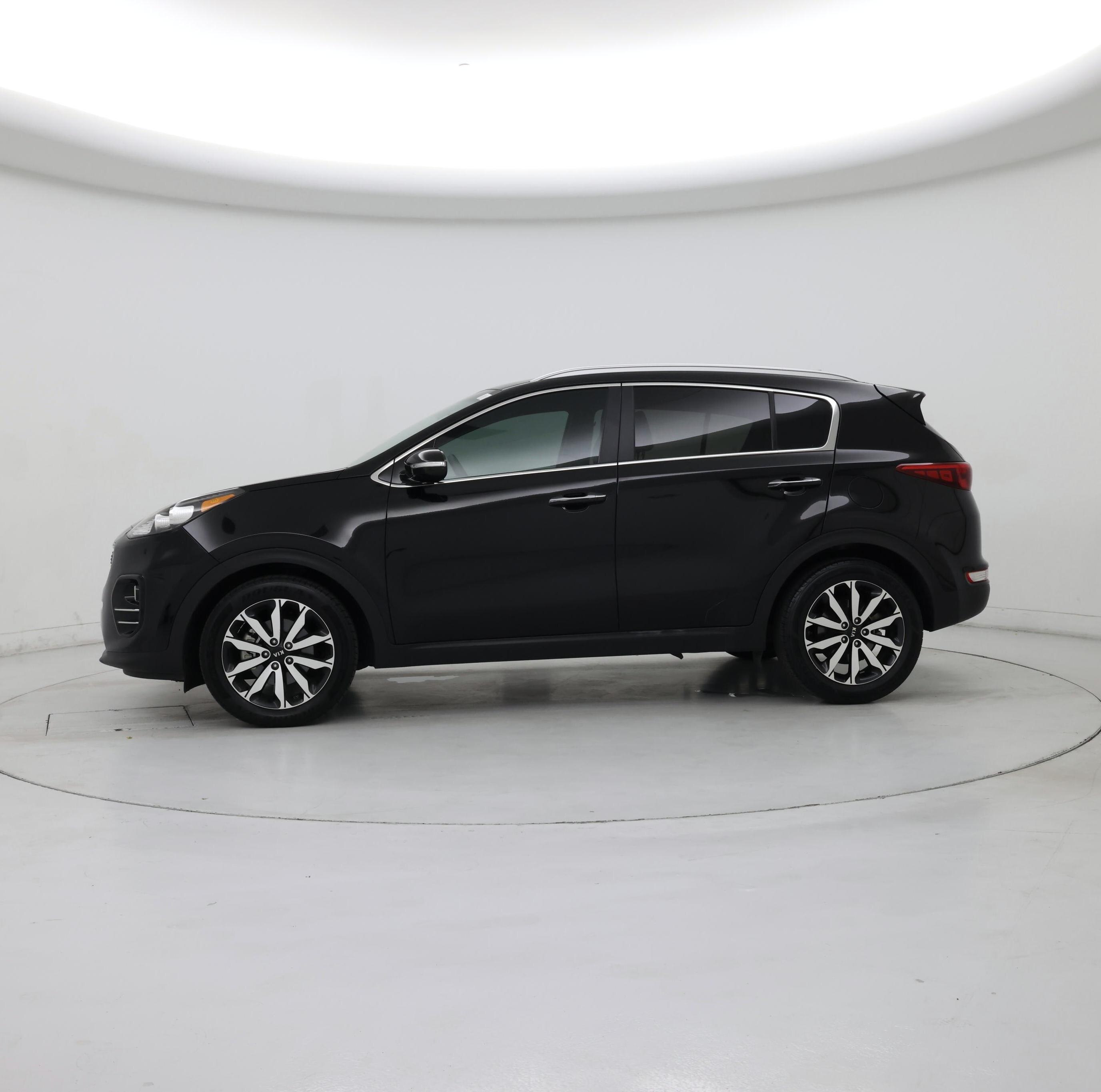 Thumbnail: 2019 Kia Sportage - 3