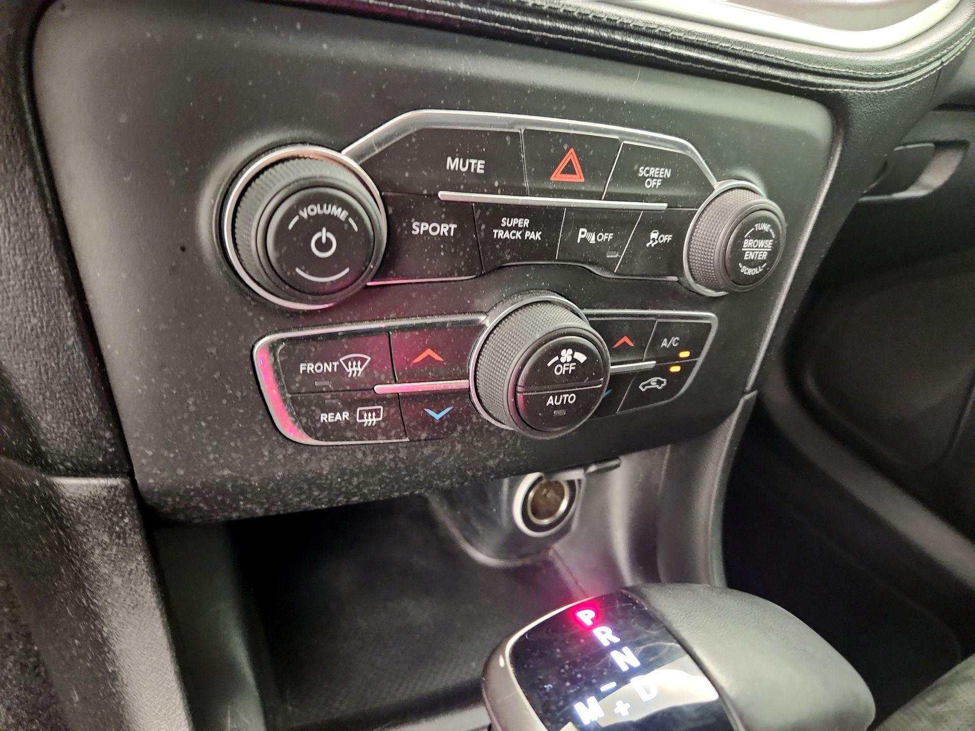 Thumbnail: 2019 Dodge Charger - 16