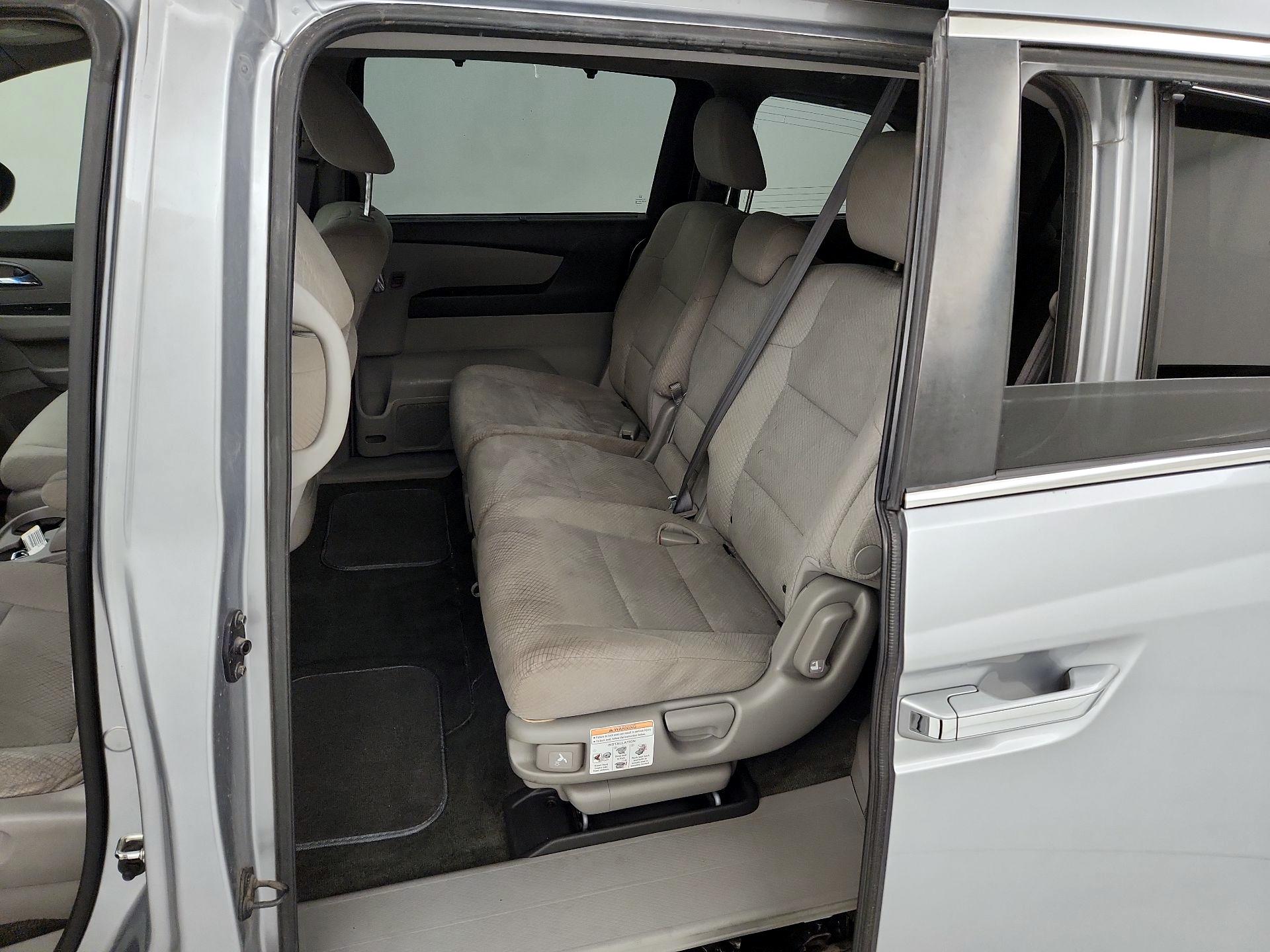 Thumbnail: 2016 Honda Odyssey - 17