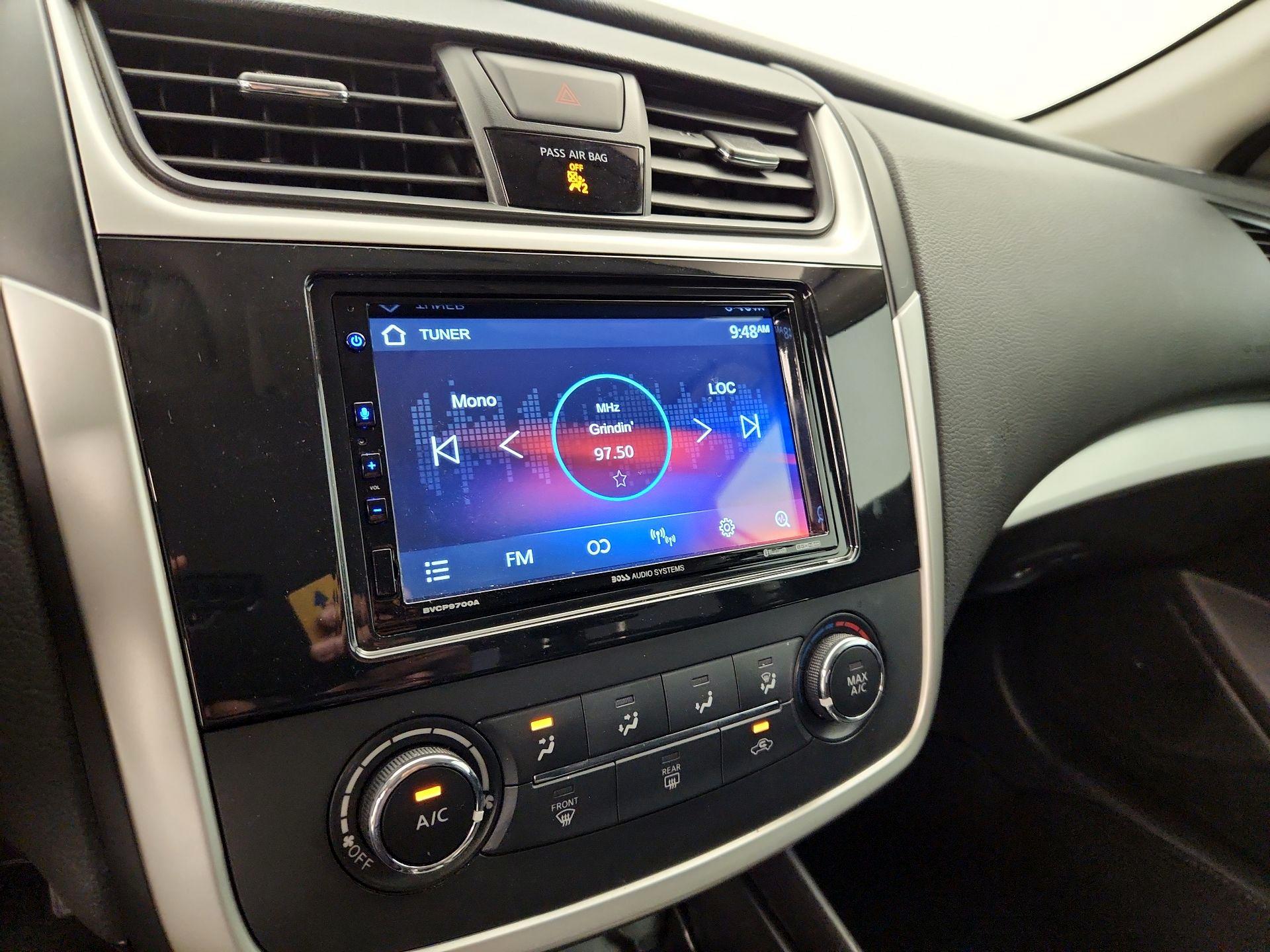Thumbnail: 2016 Nissan Altima - 13