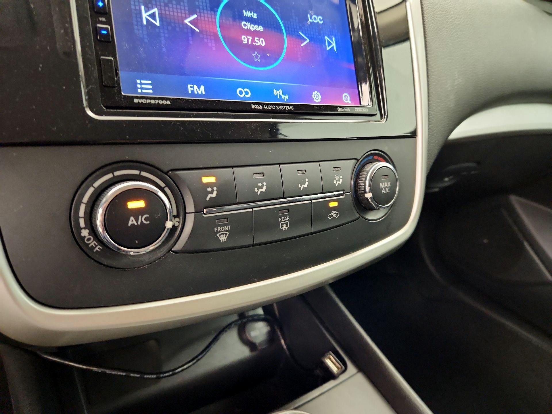Thumbnail: 2016 Nissan Altima - 14