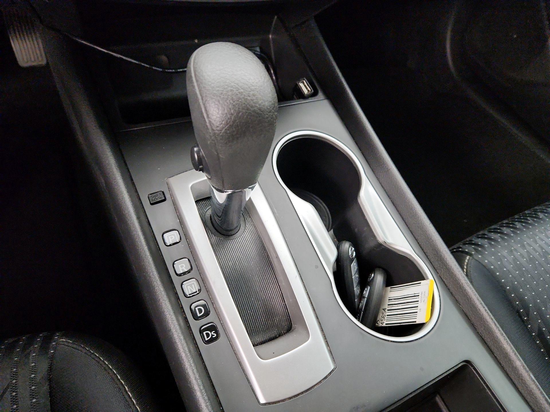 Thumbnail: 2016 Nissan Altima - 15