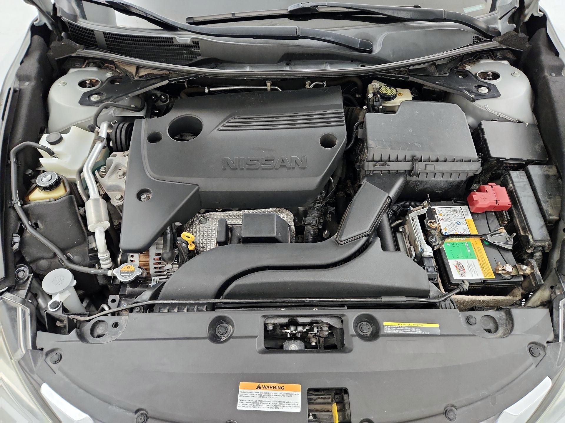 Thumbnail: 2016 Nissan Altima - 19
