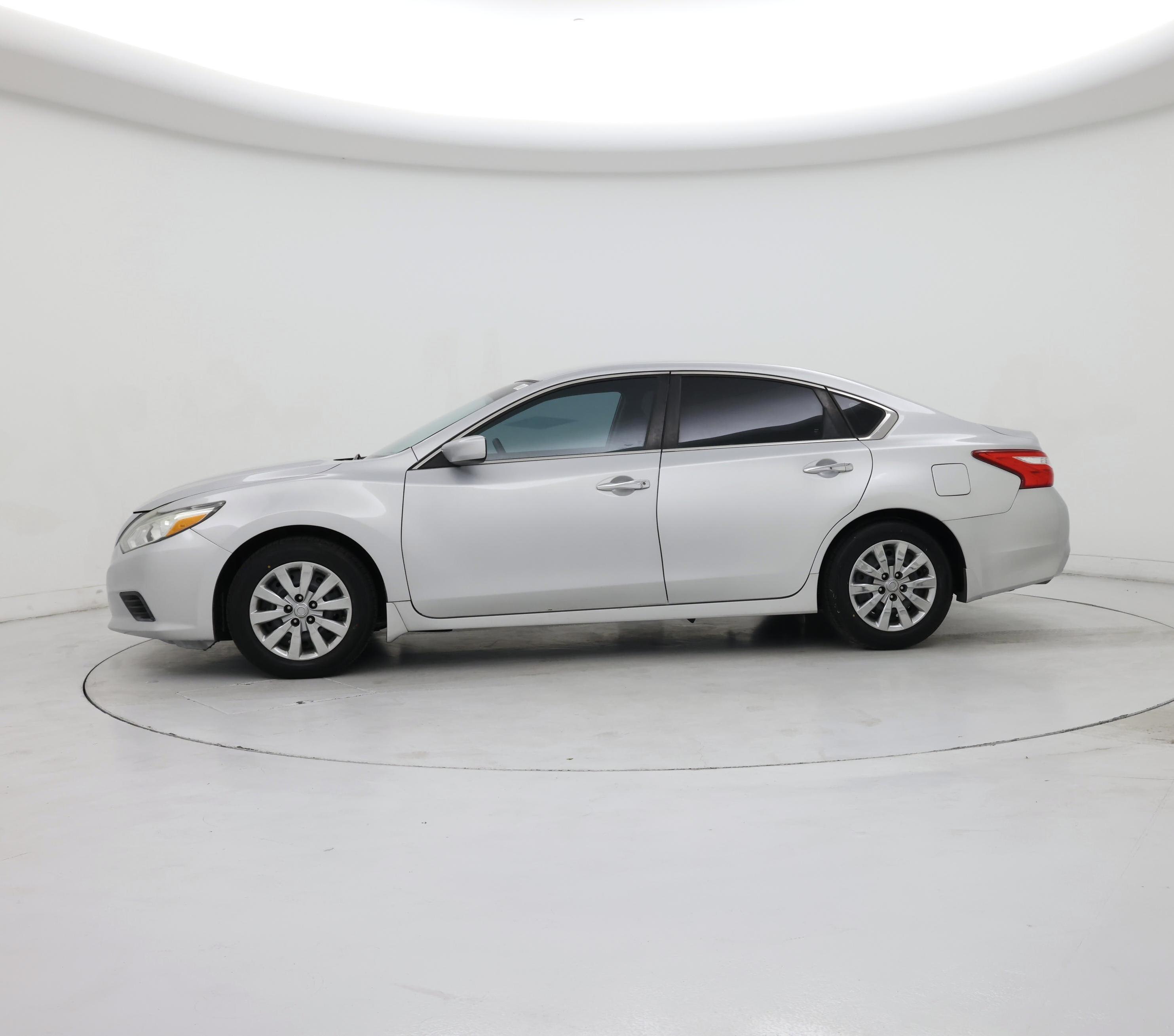 Thumbnail: 2016 Nissan Altima - 3