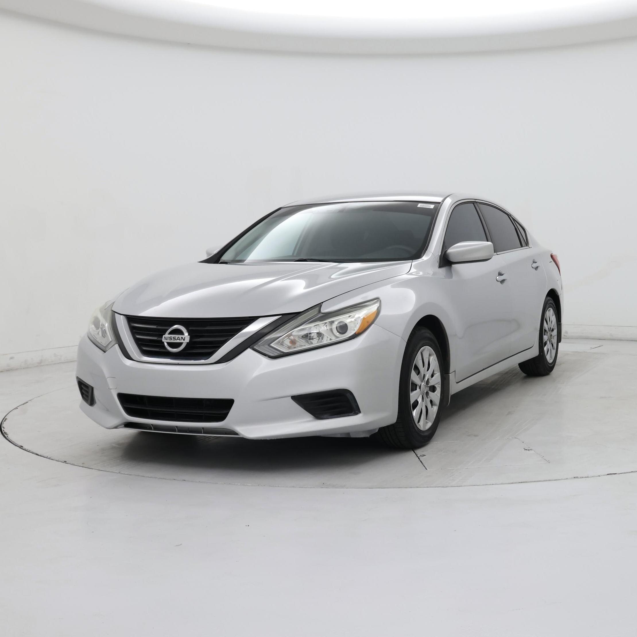 Thumbnail: 2016 Nissan Altima - 4