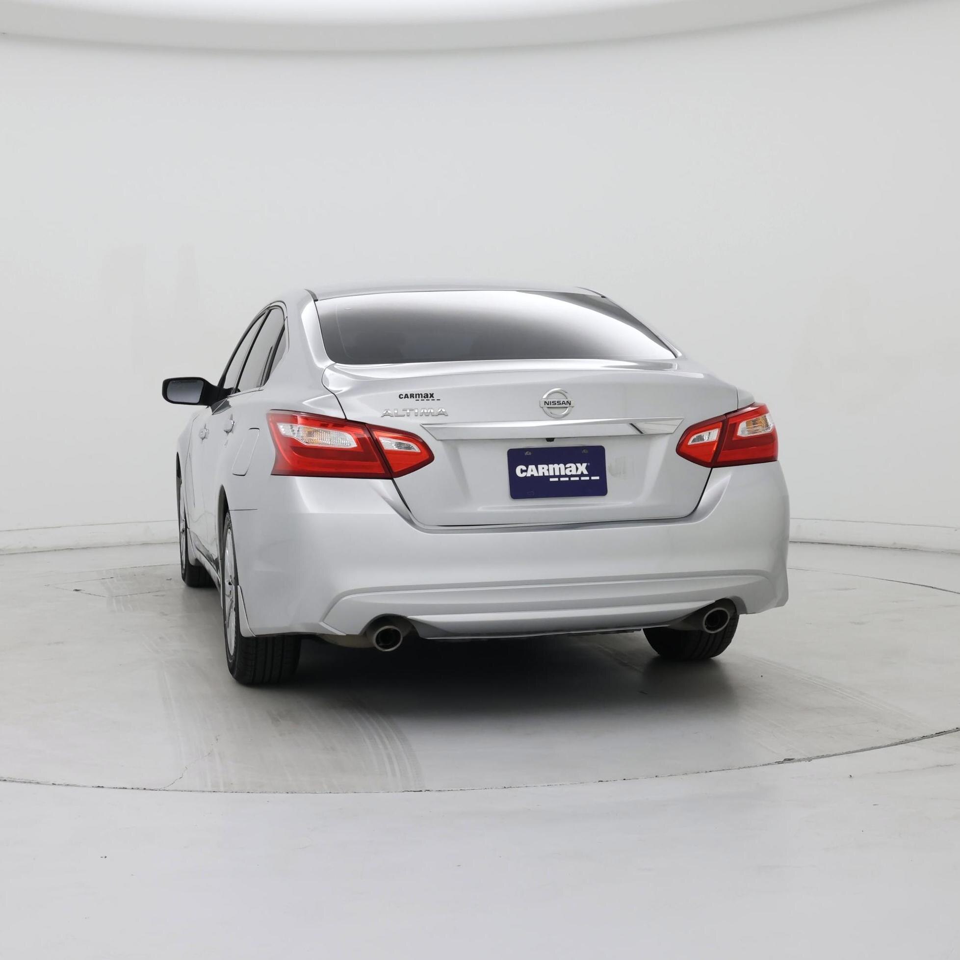 Thumbnail: 2016 Nissan Altima - 6
